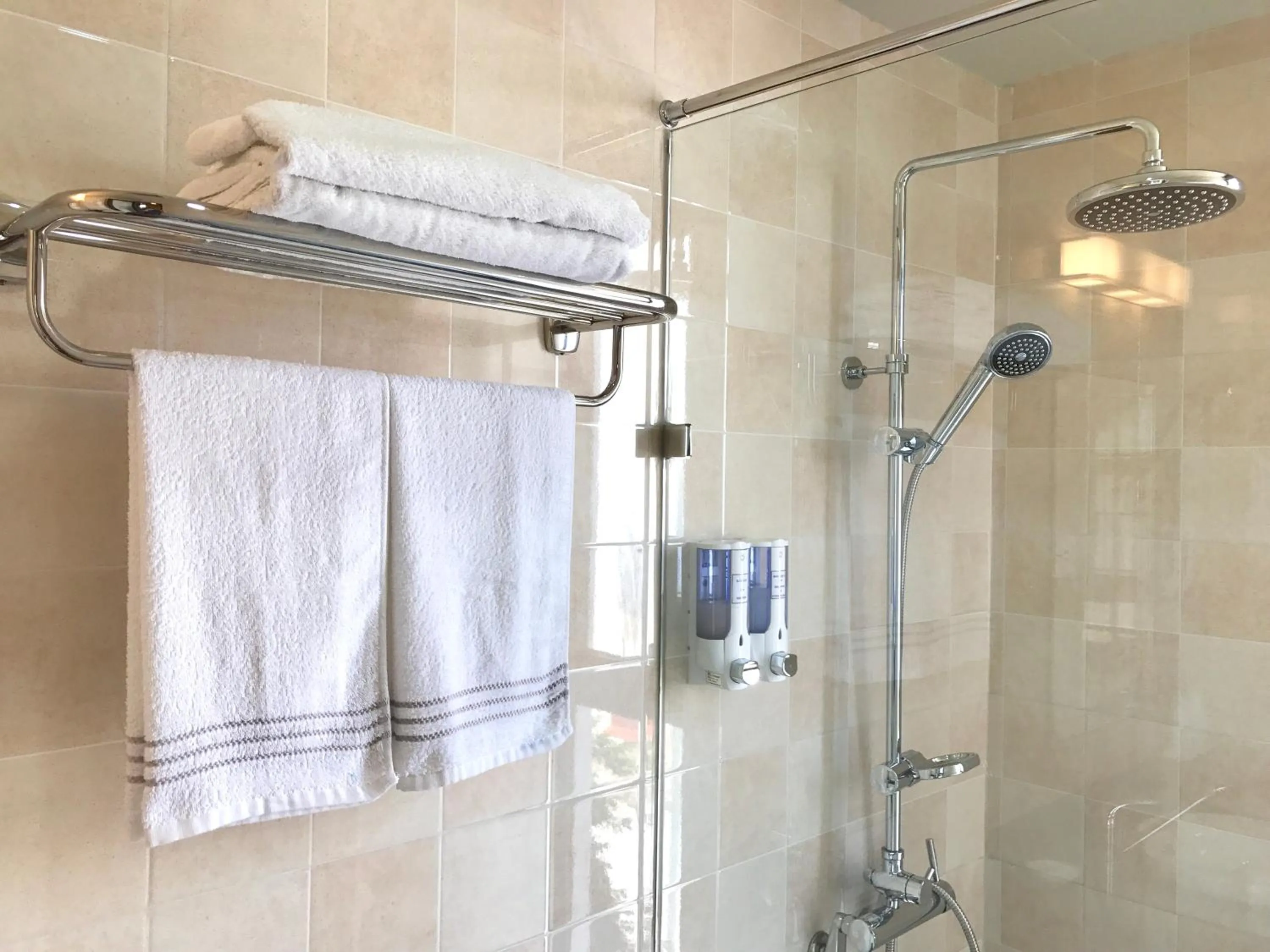 Bathroom in F & F Hotel