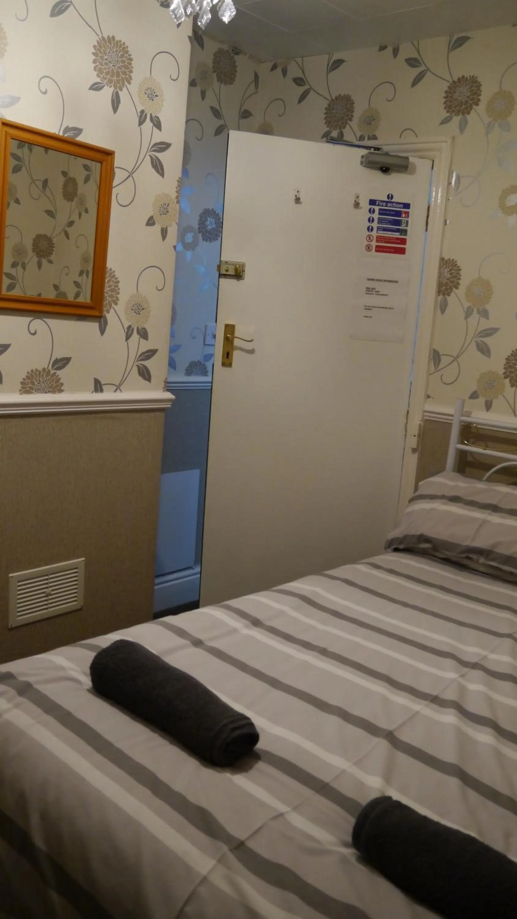 Bed in Hornby House Hotel