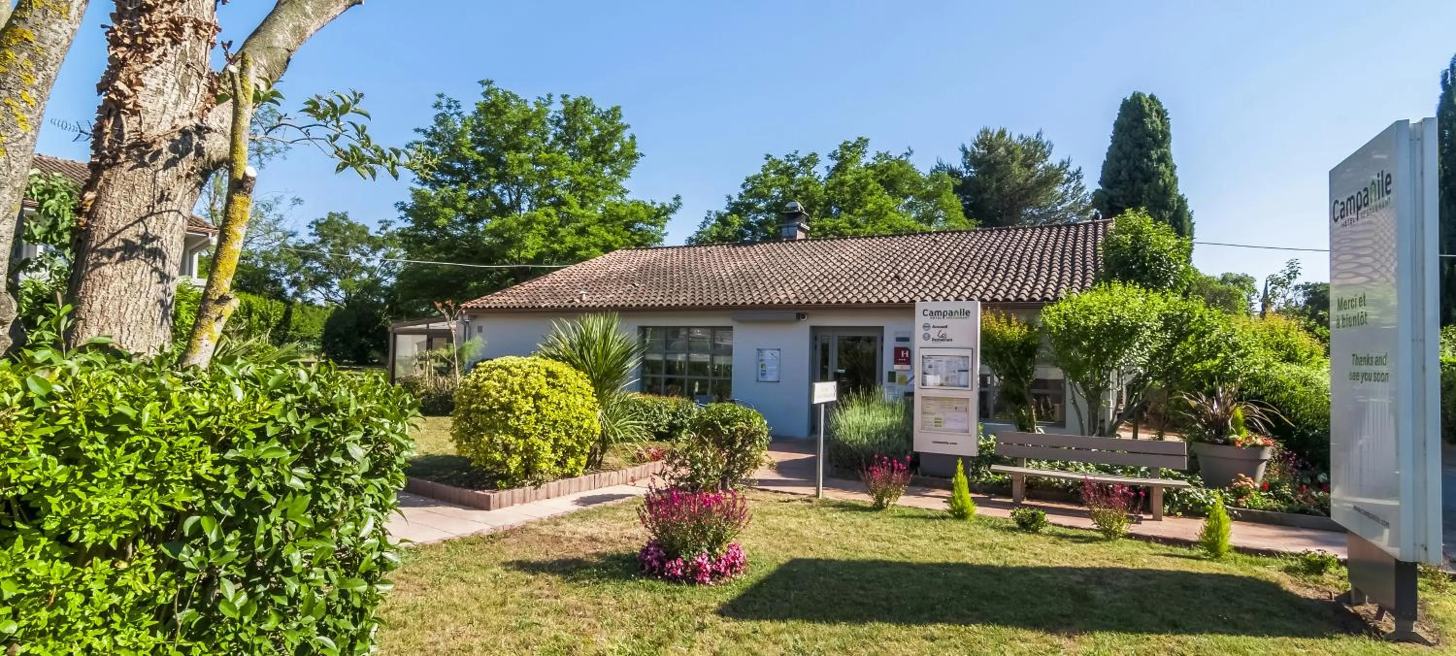 Property building in Campanile Nîmes Sud - Caissargues