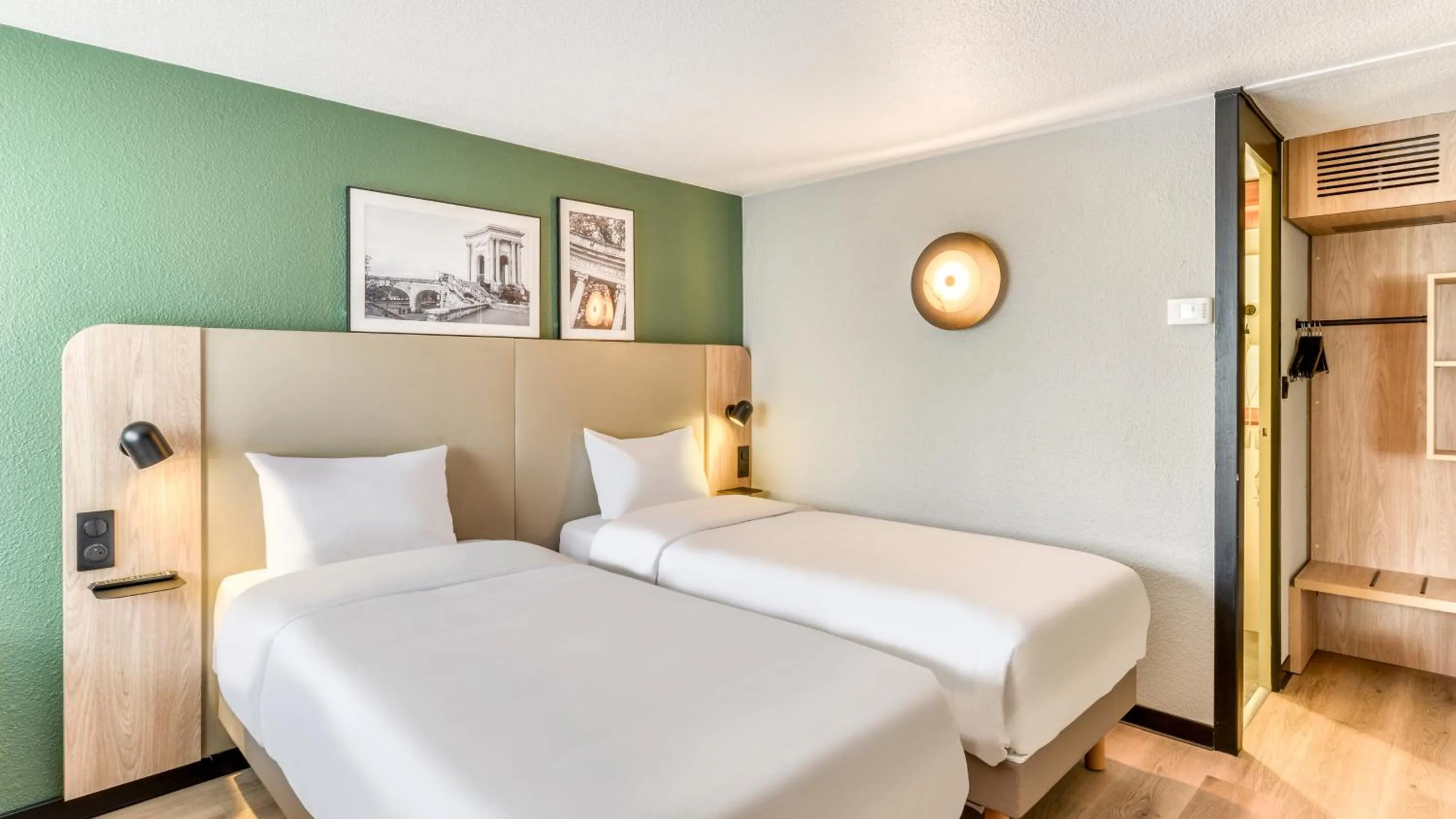 Photo of the whole room, Bed in Kyriad Niort - La Crèche