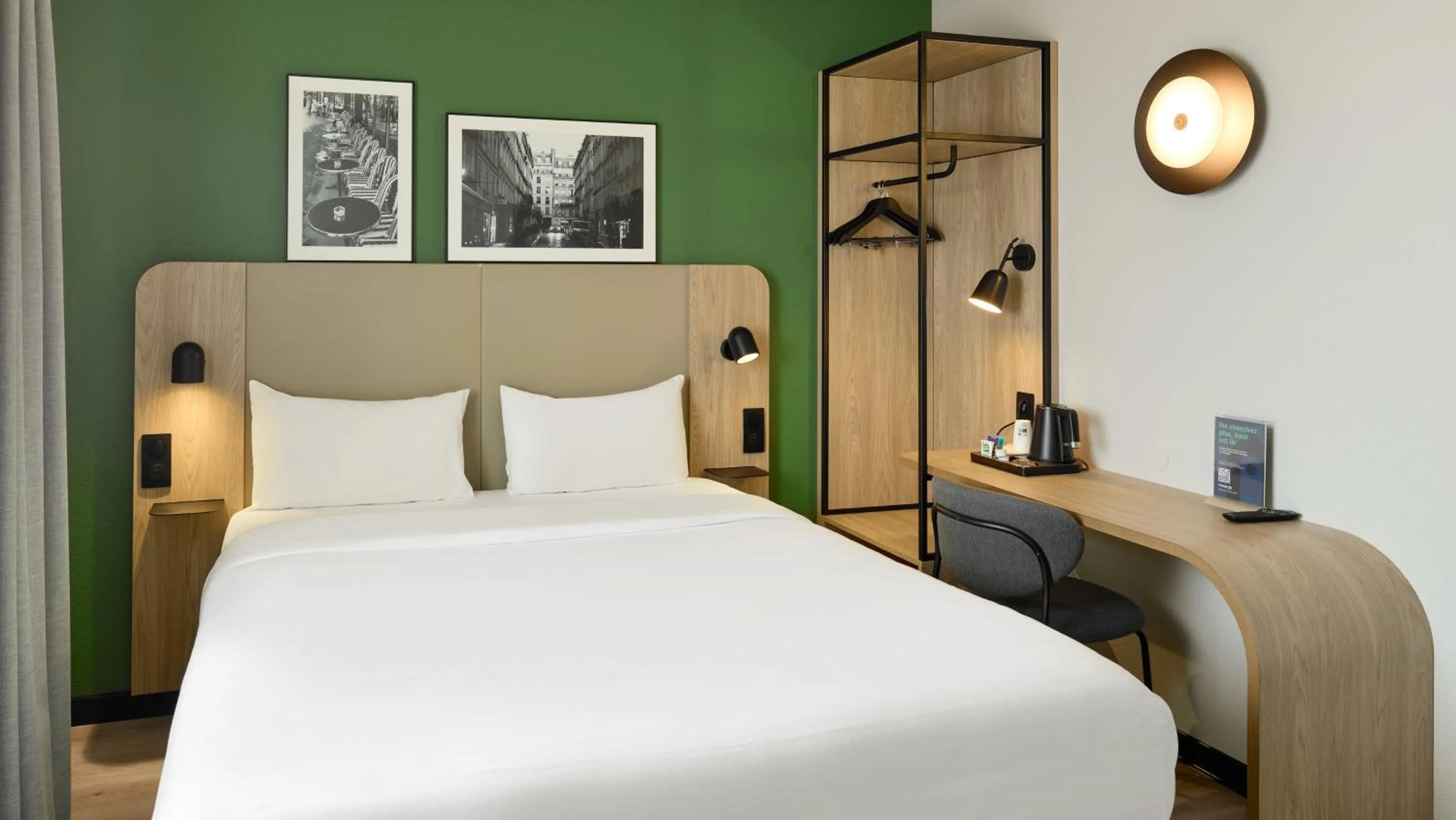 Photo of the whole room, Bed in Campanile Paris Est Bobigny