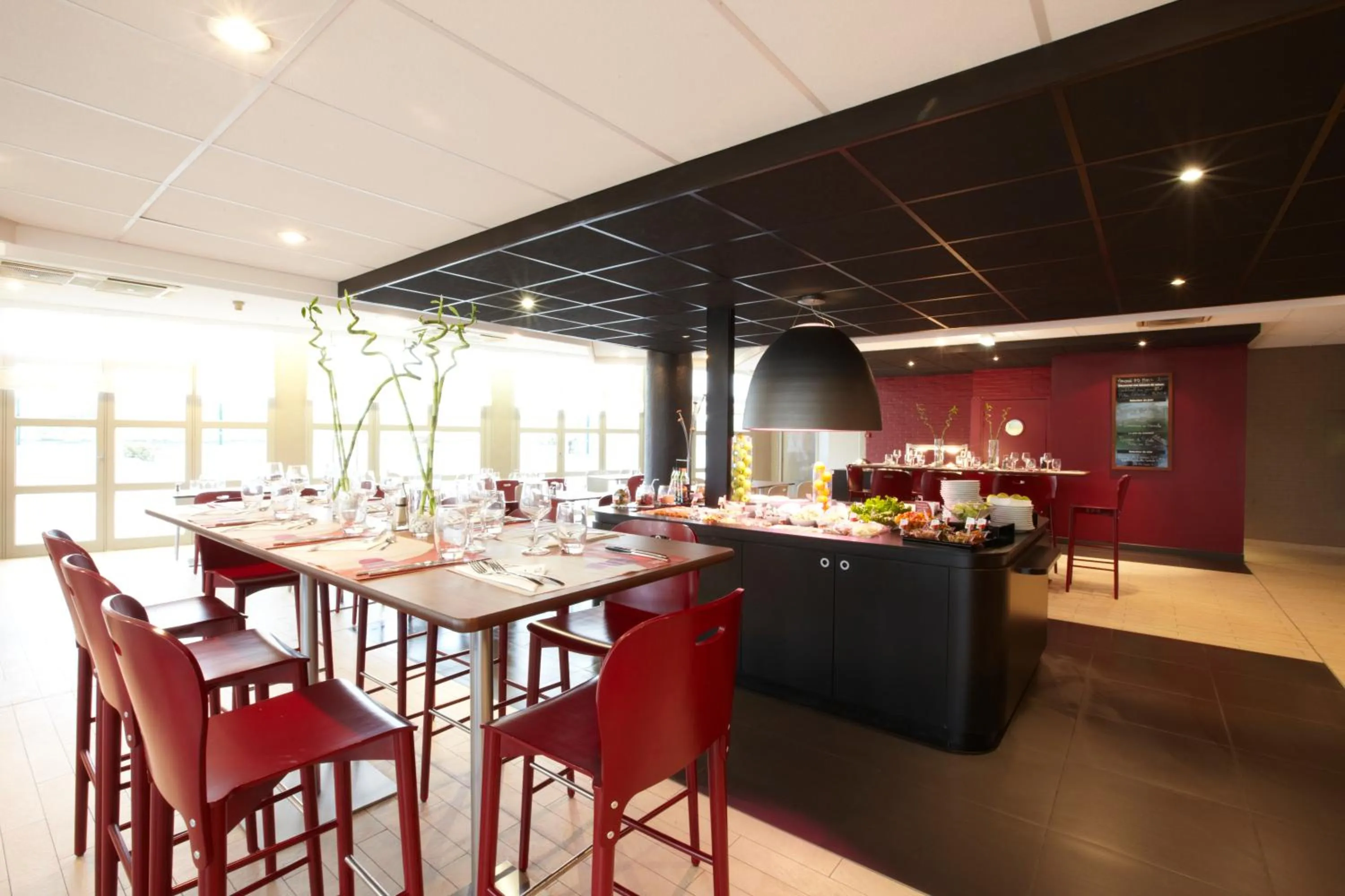 Restaurant/places to eat in Campanile Paris Est Bobigny