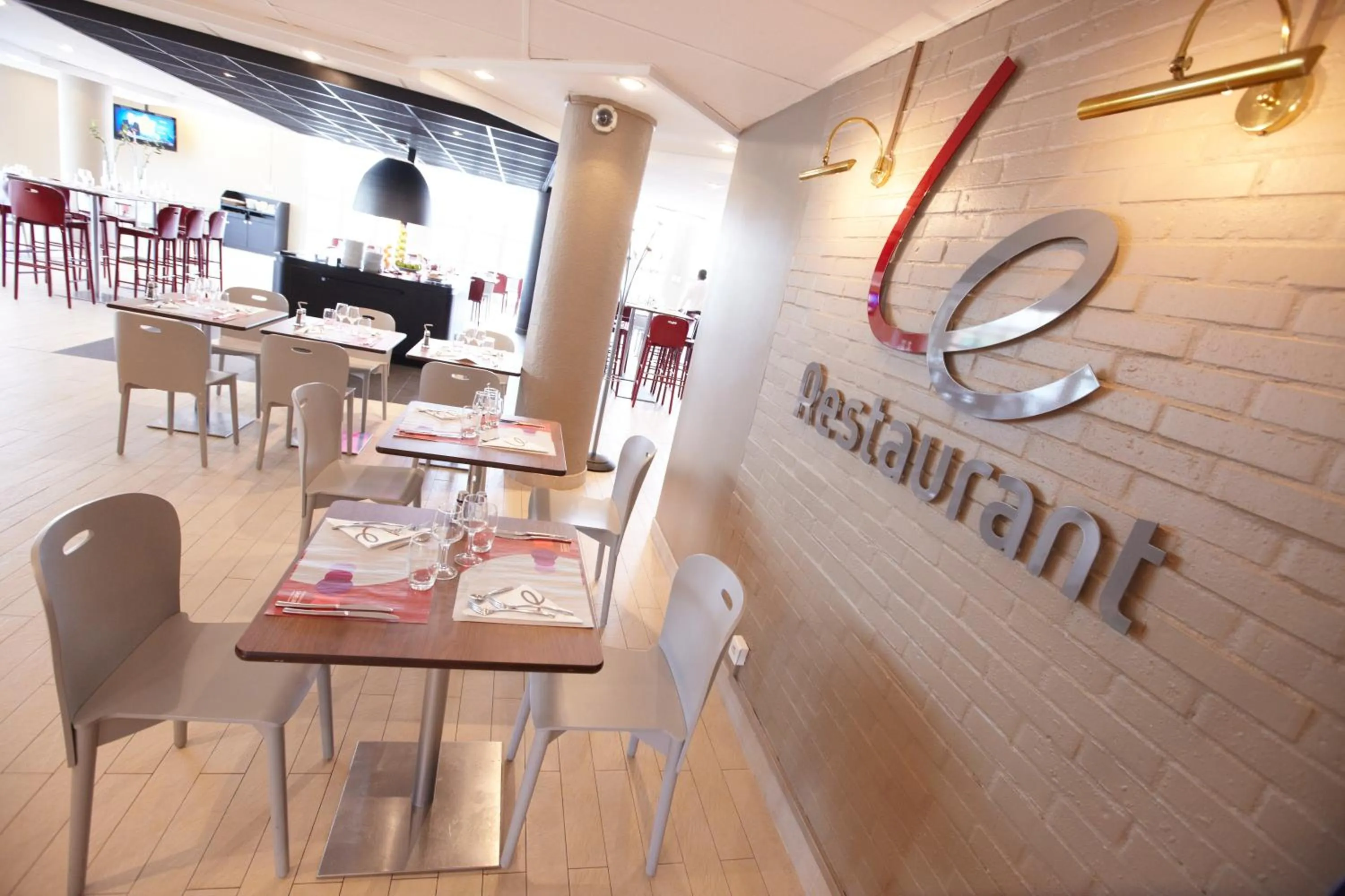 Restaurant/places to eat in Campanile Paris Est Bobigny