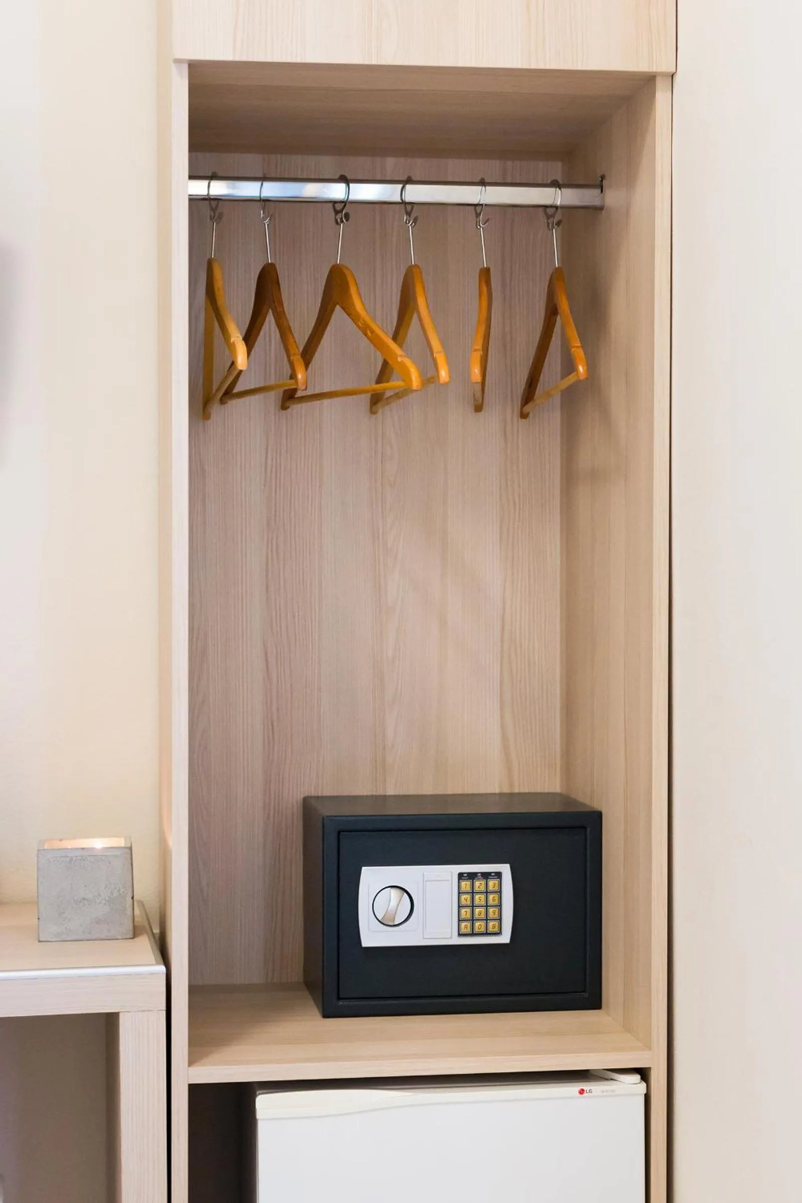 Other in Esperance 2