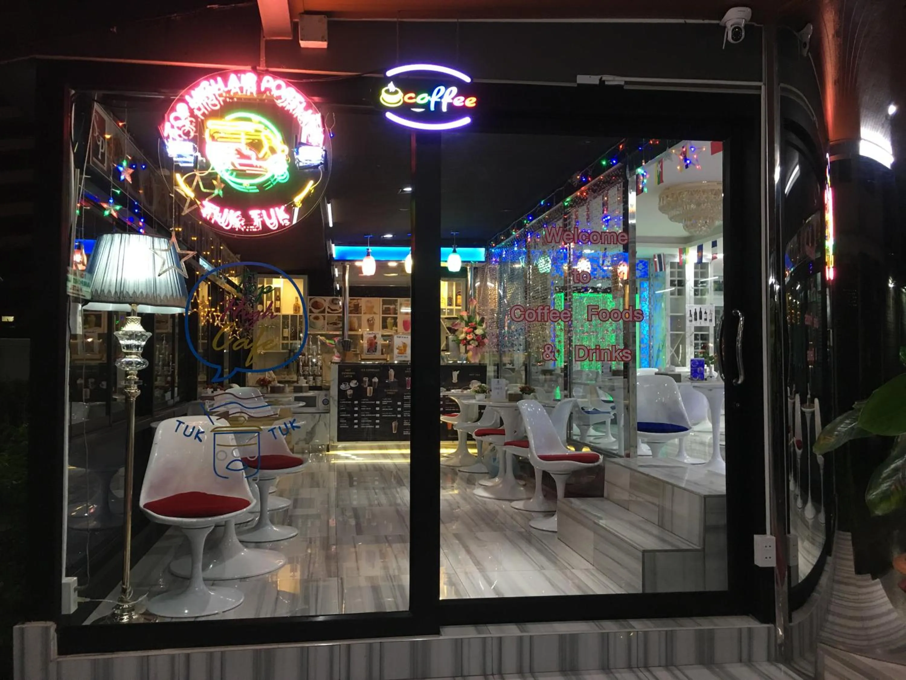 Coffee/tea facilities in Top High Airport Link Hotel, Bangkok