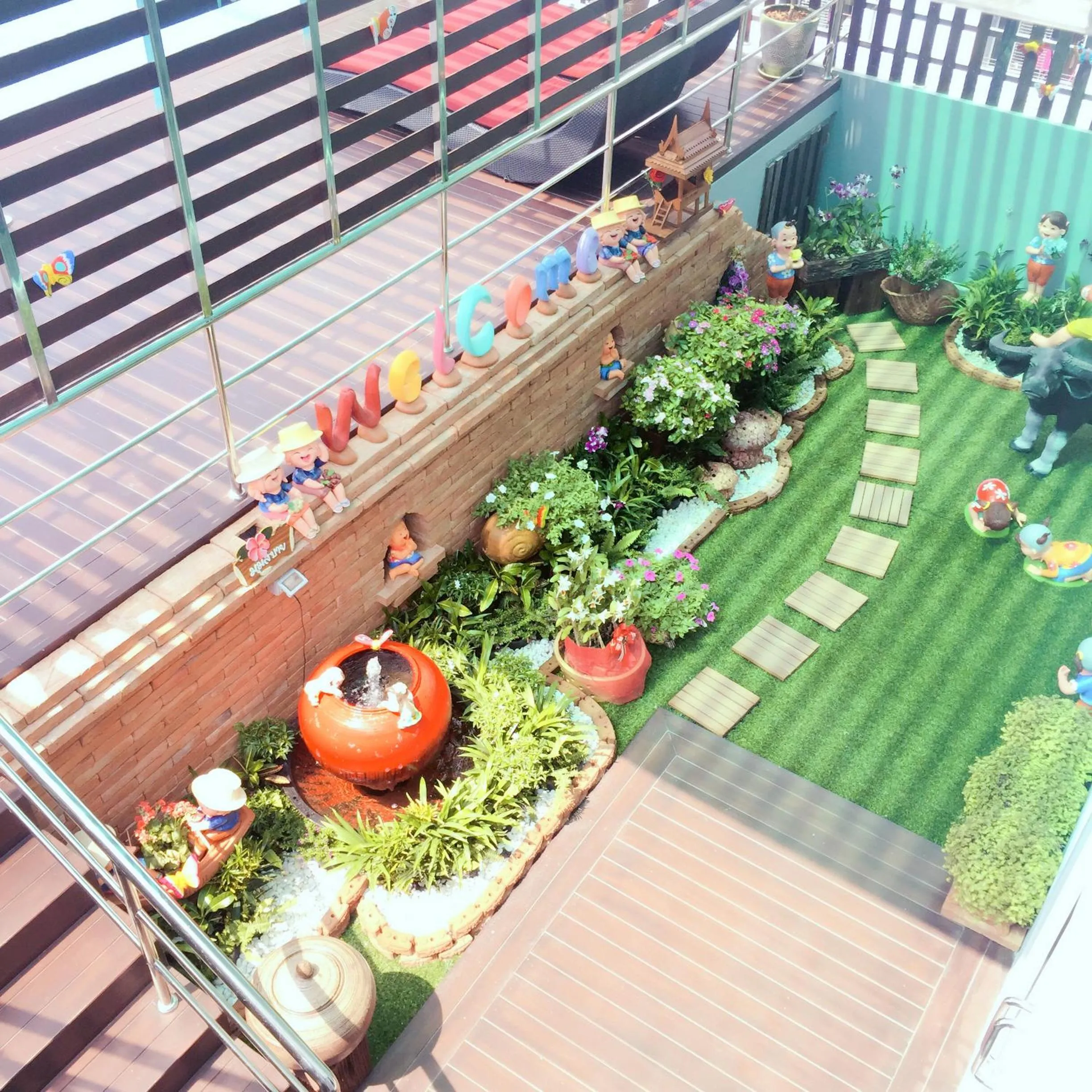 Swimming pool in Top High Airport Link Hotel, Bangkok