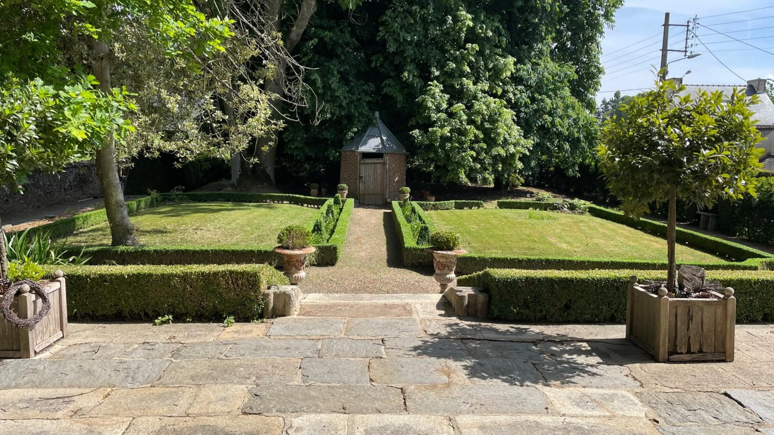 Garden view in Le Manoir de la Bigotière
