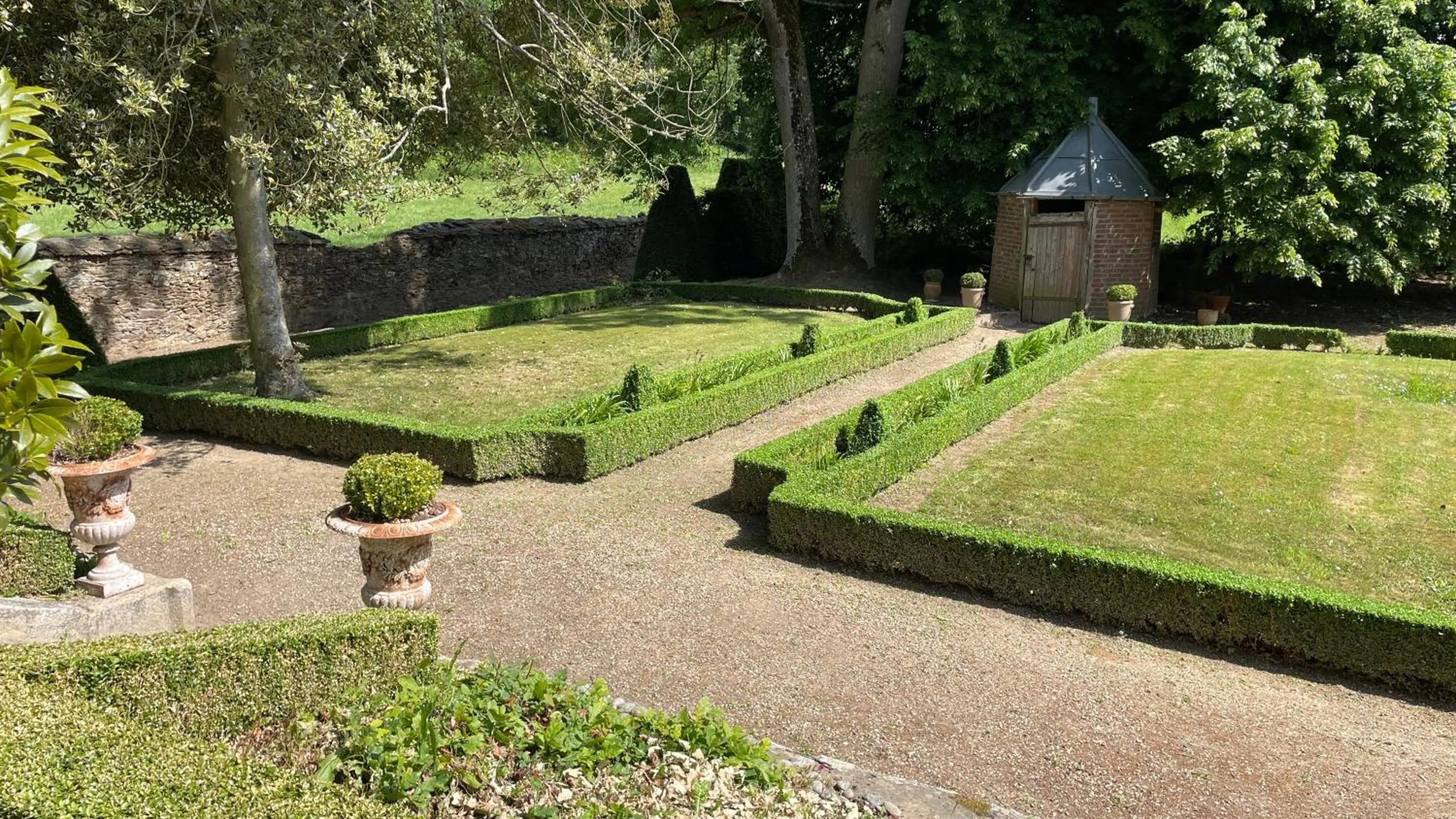 Garden view in Le Manoir de la Bigotière