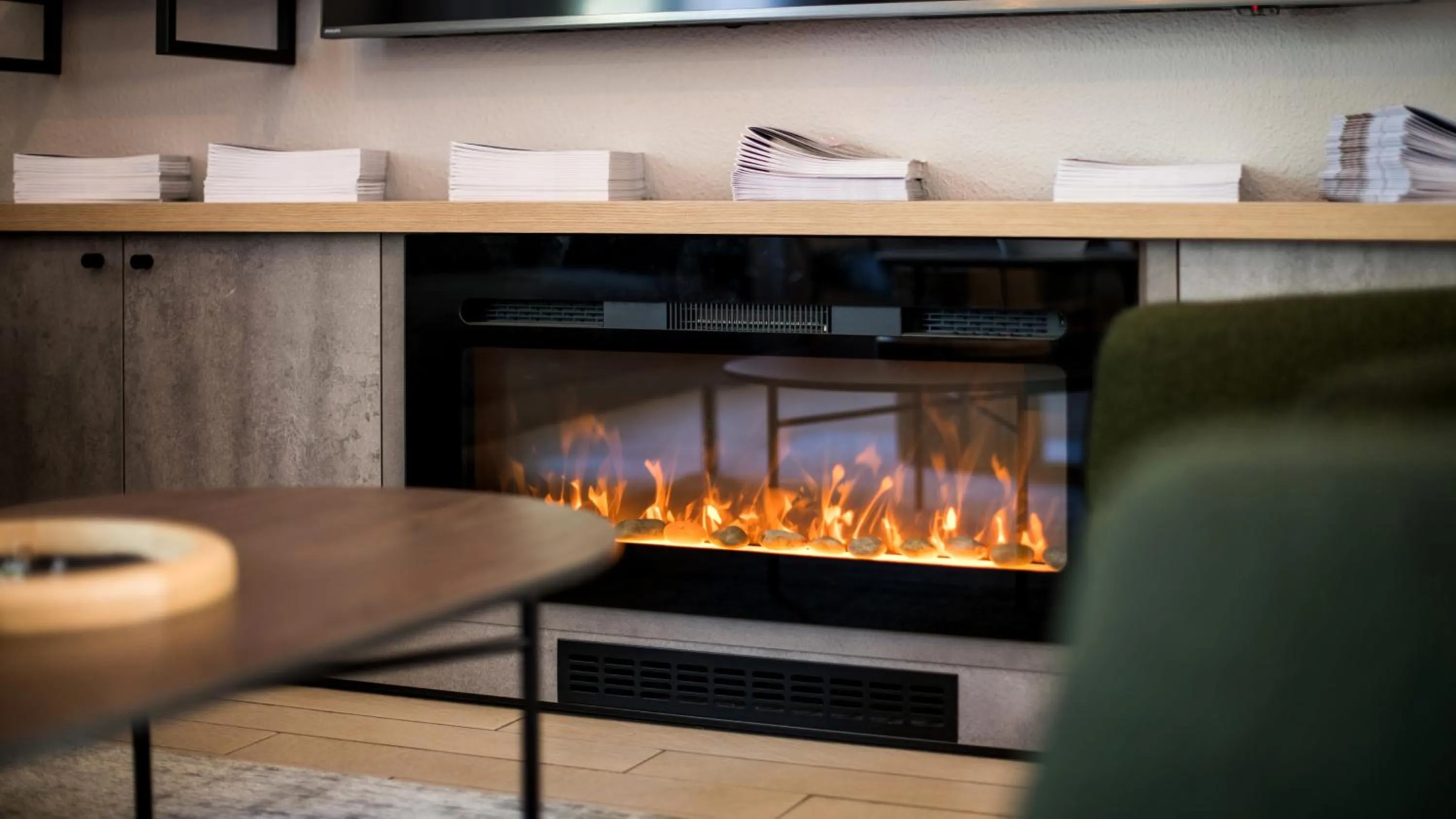 Communal lounge/ TV room in Campanile NATURE - Thionville Yutz