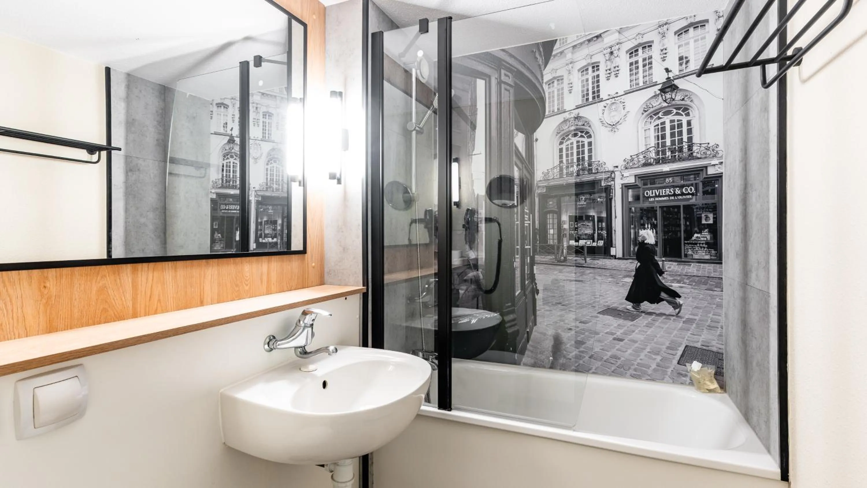 Bathroom in Campanile NATURE - Thionville Yutz