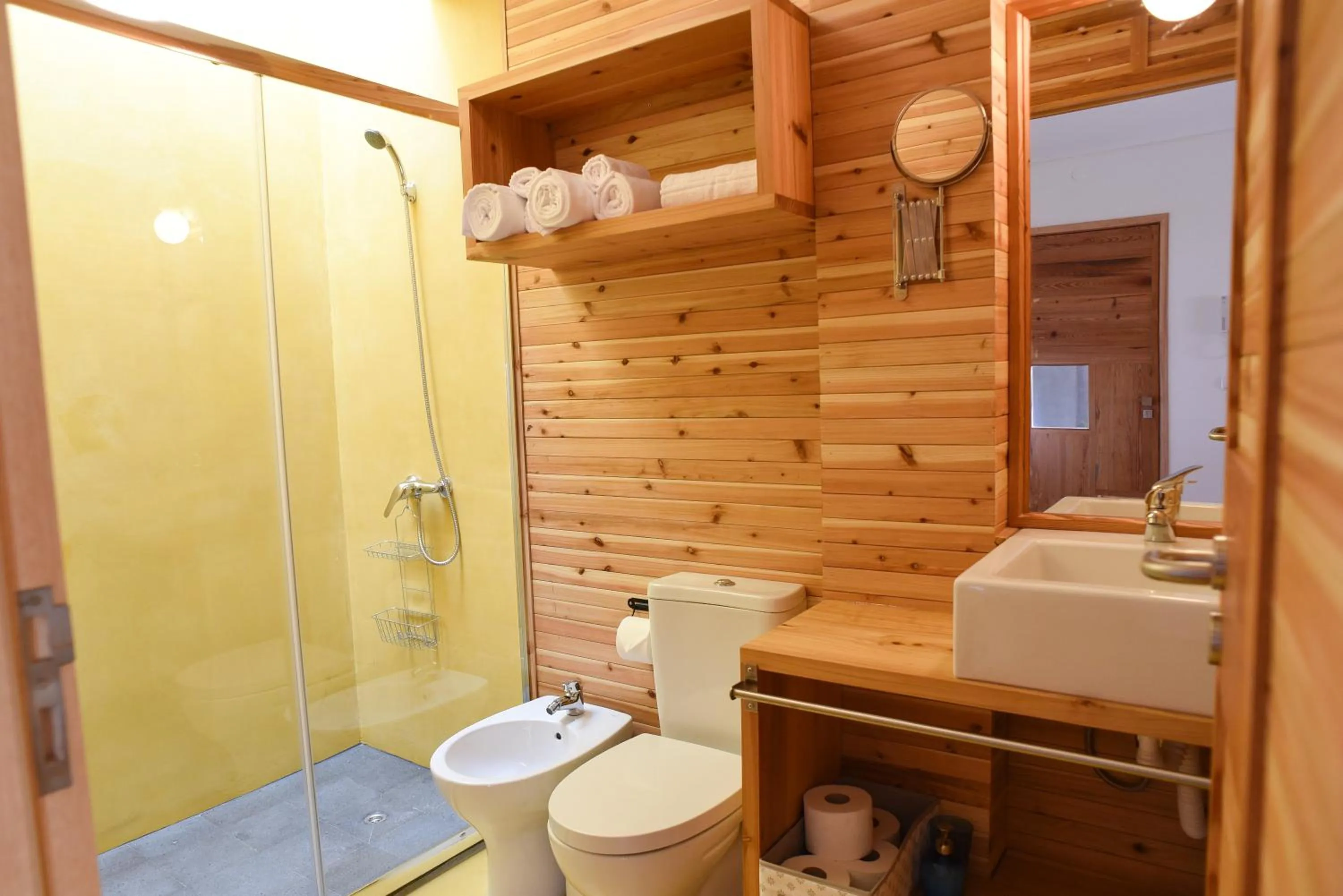 Bathroom in Porto Pim Bay