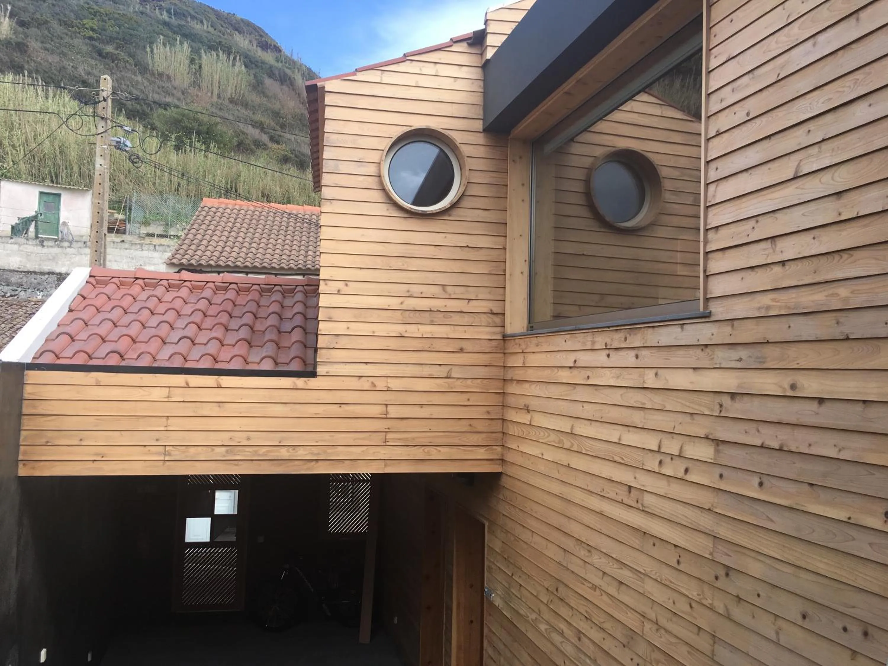 Property building in Porto Pim Bay