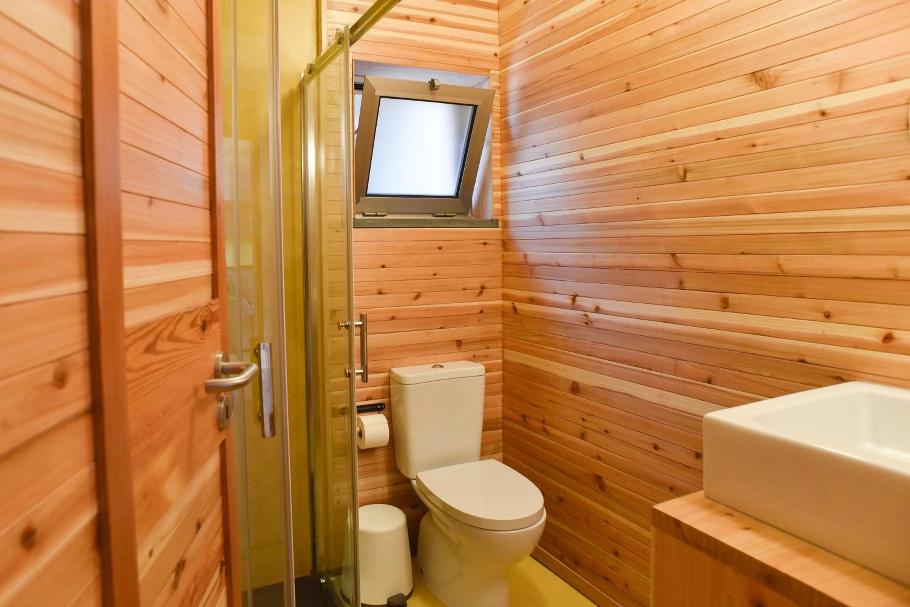 Bathroom in Porto Pim Bay