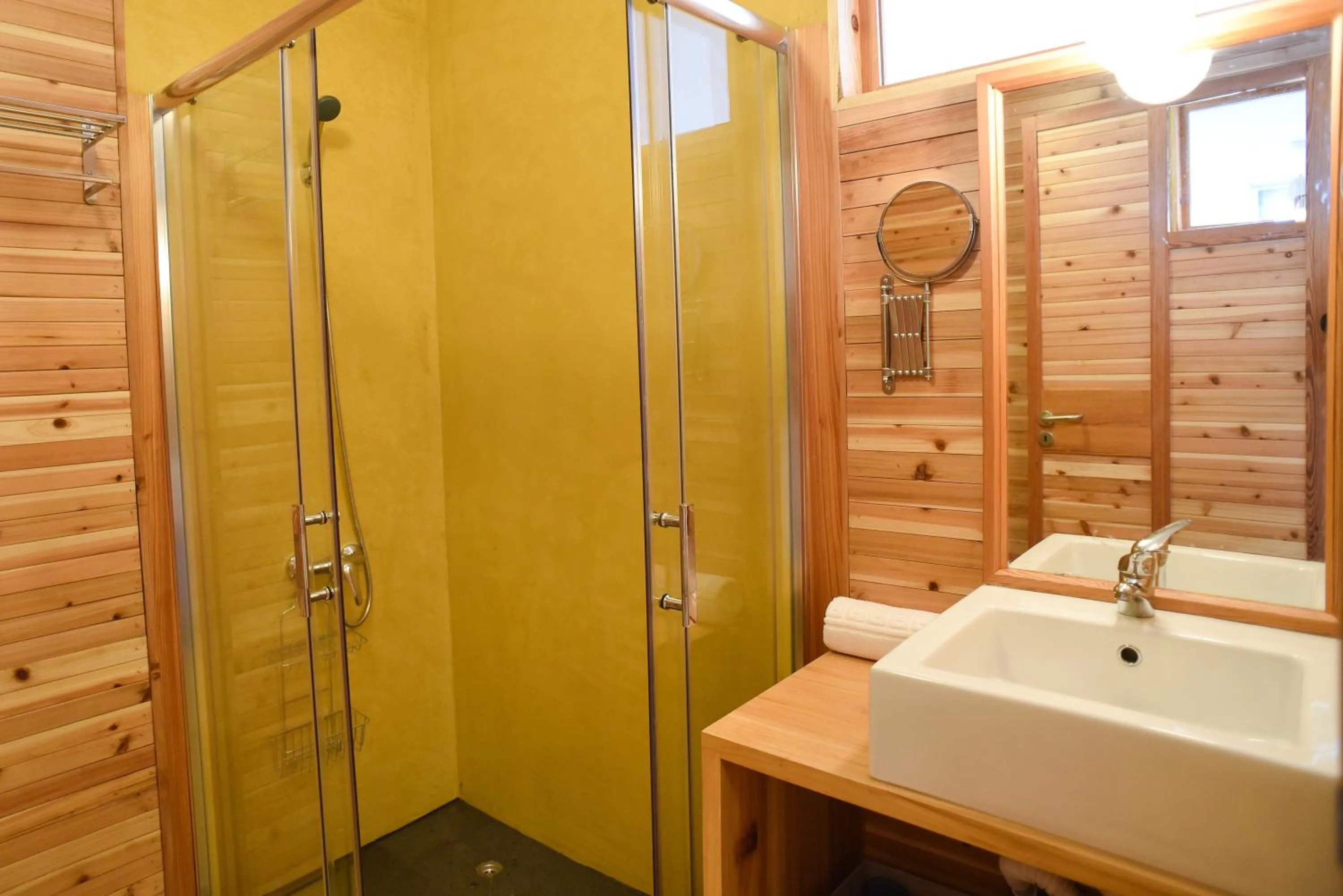 Bathroom in Porto Pim Bay