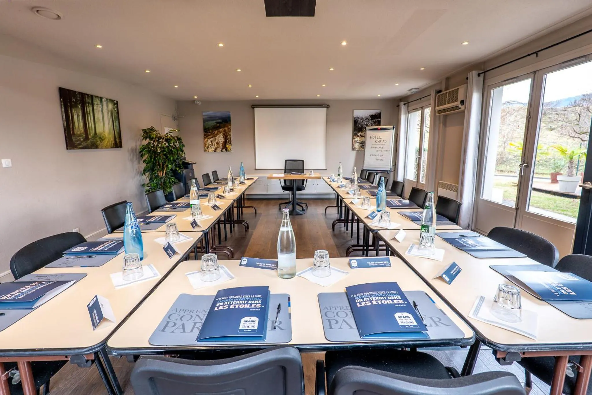 Business facilities in Kyriad Digne-Les-Bains