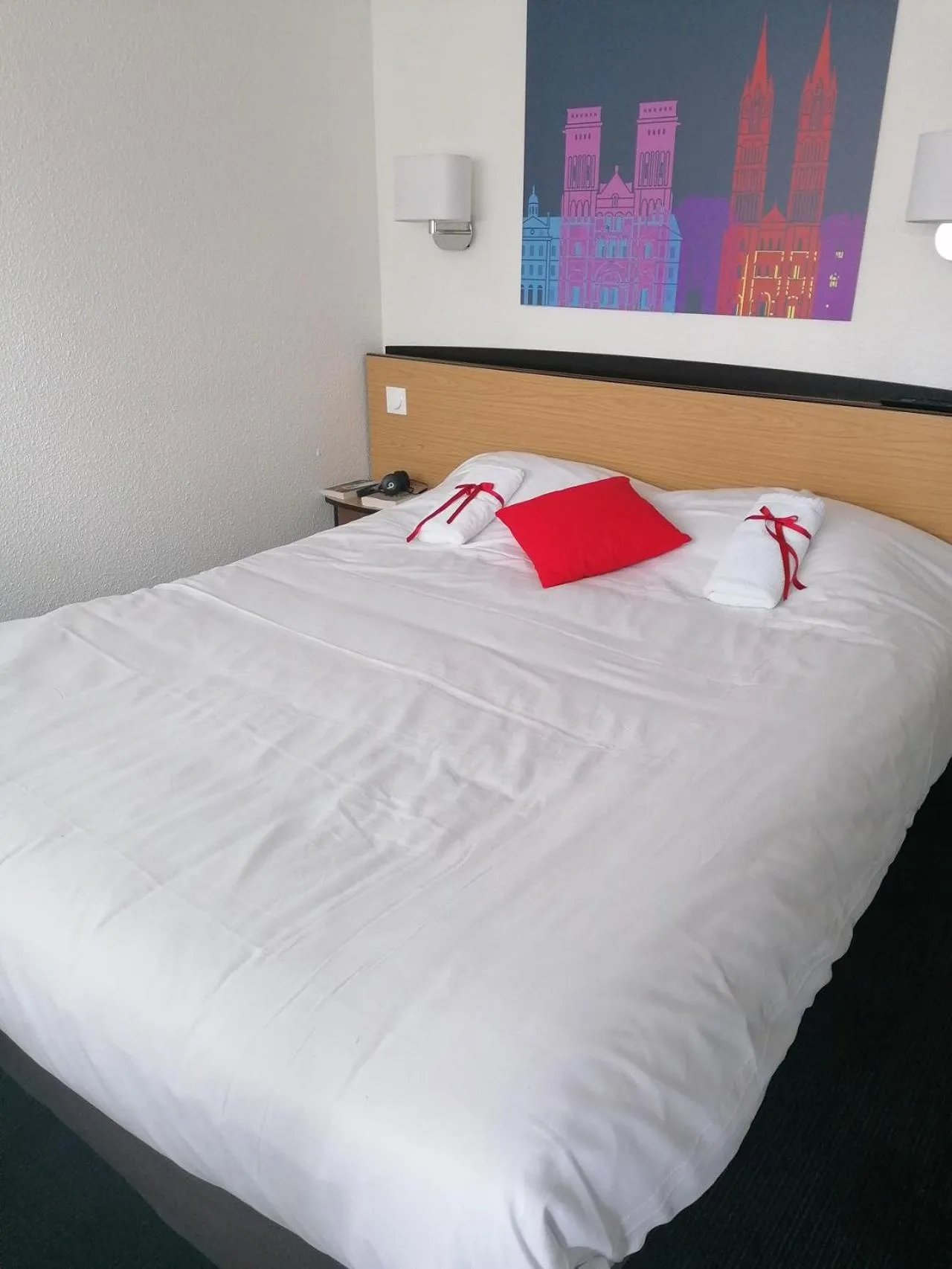 Bedroom, Bed in Kyriad Blois Nord