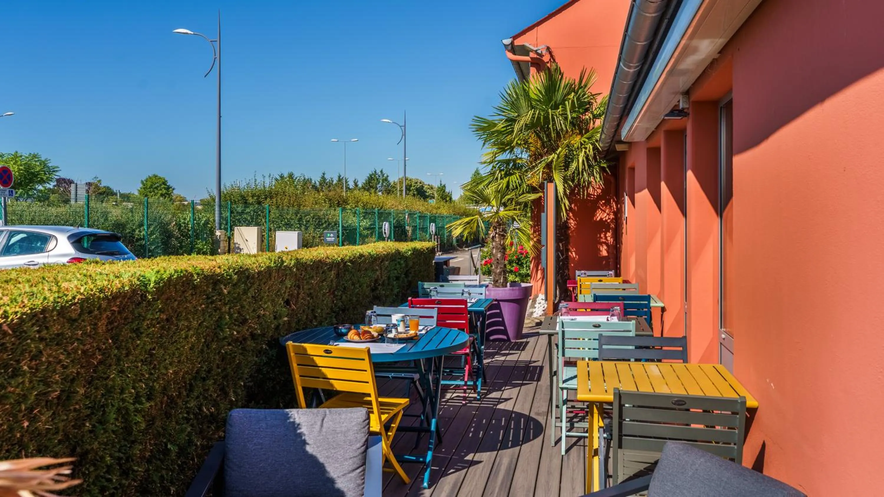 Patio in Campanile NATURE - Dijon Est Saint-Apollinaire