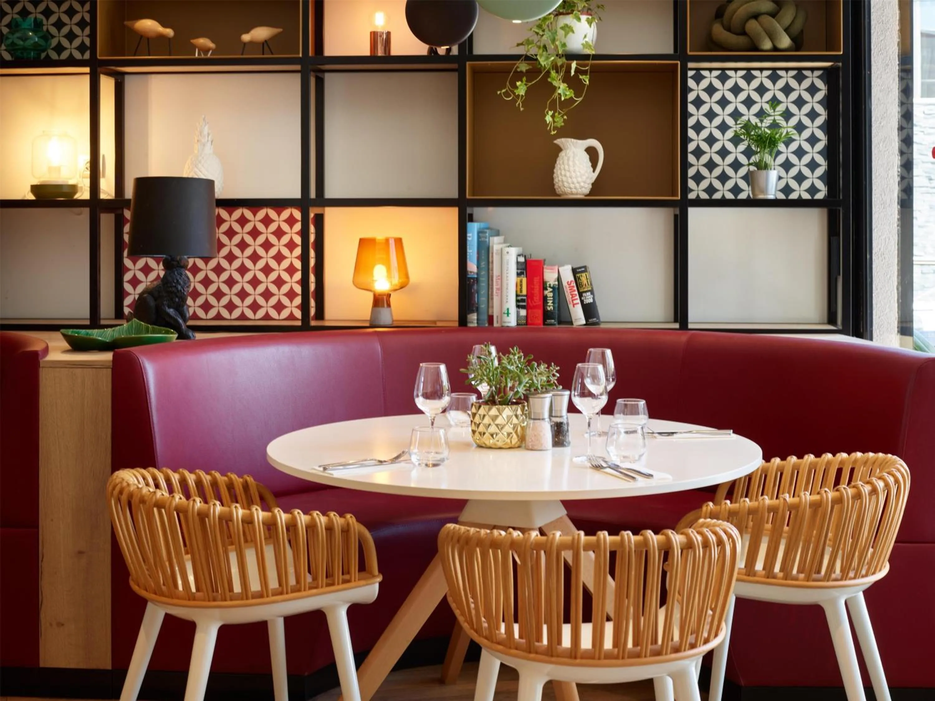 Restaurant/places to eat in Radisson Hotel Aix En Provence