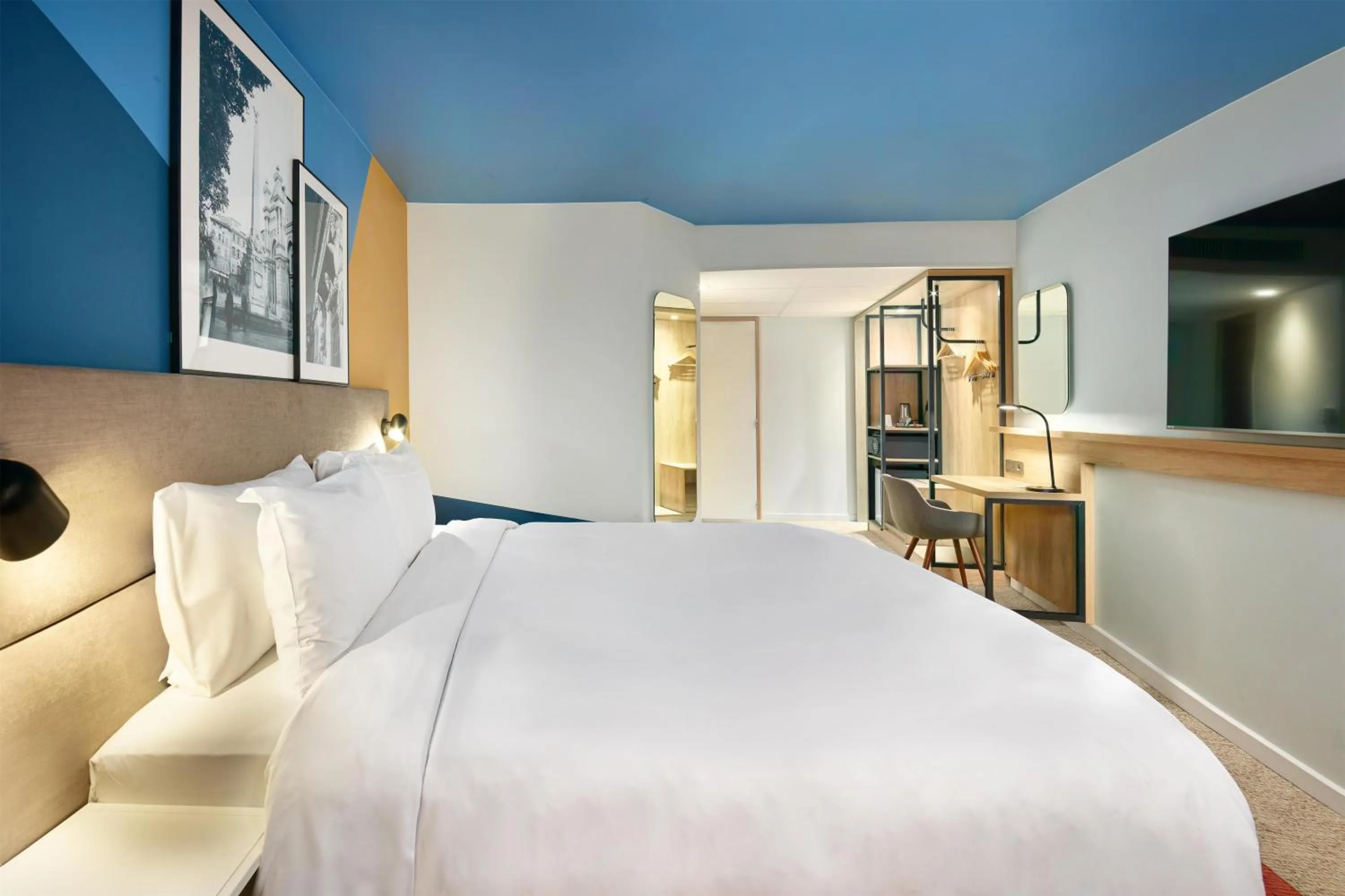 Bedroom, Bed in Radisson Hotel Aix En Provence