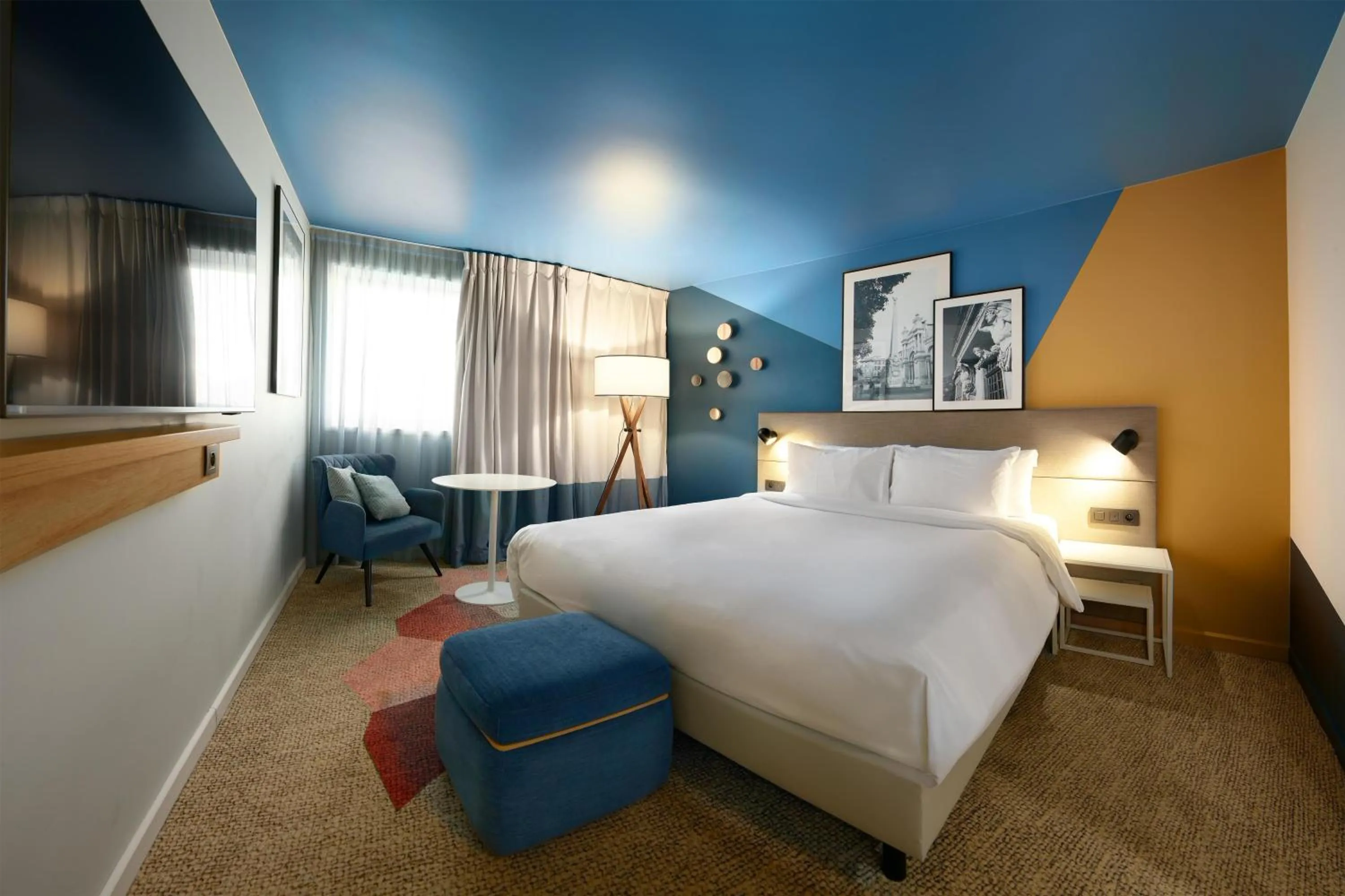 Bedroom, Bed in Radisson Hotel Aix En Provence