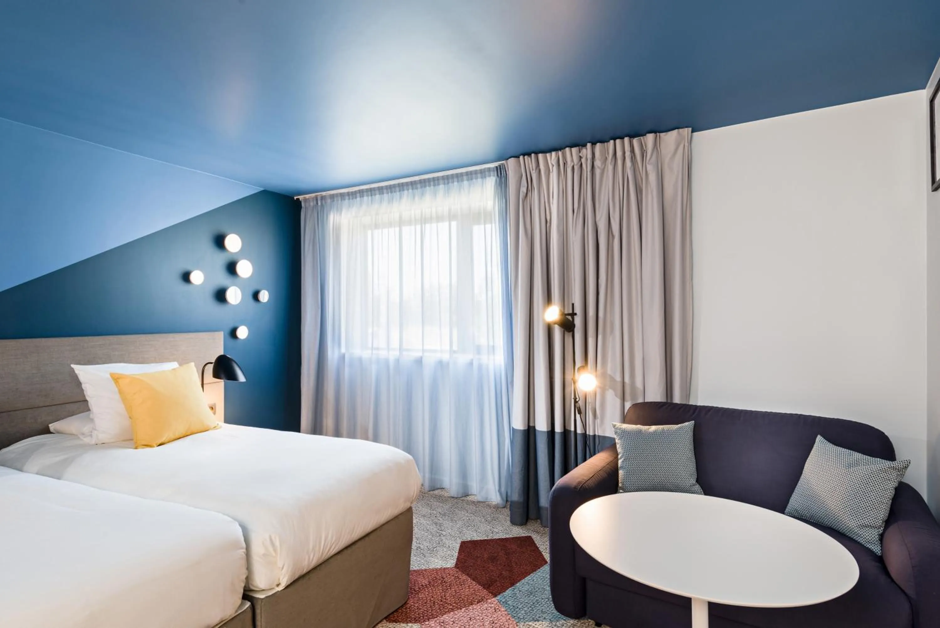Superior Twin Room with Sofa Bed in Radisson Hotel Aix En Provence
