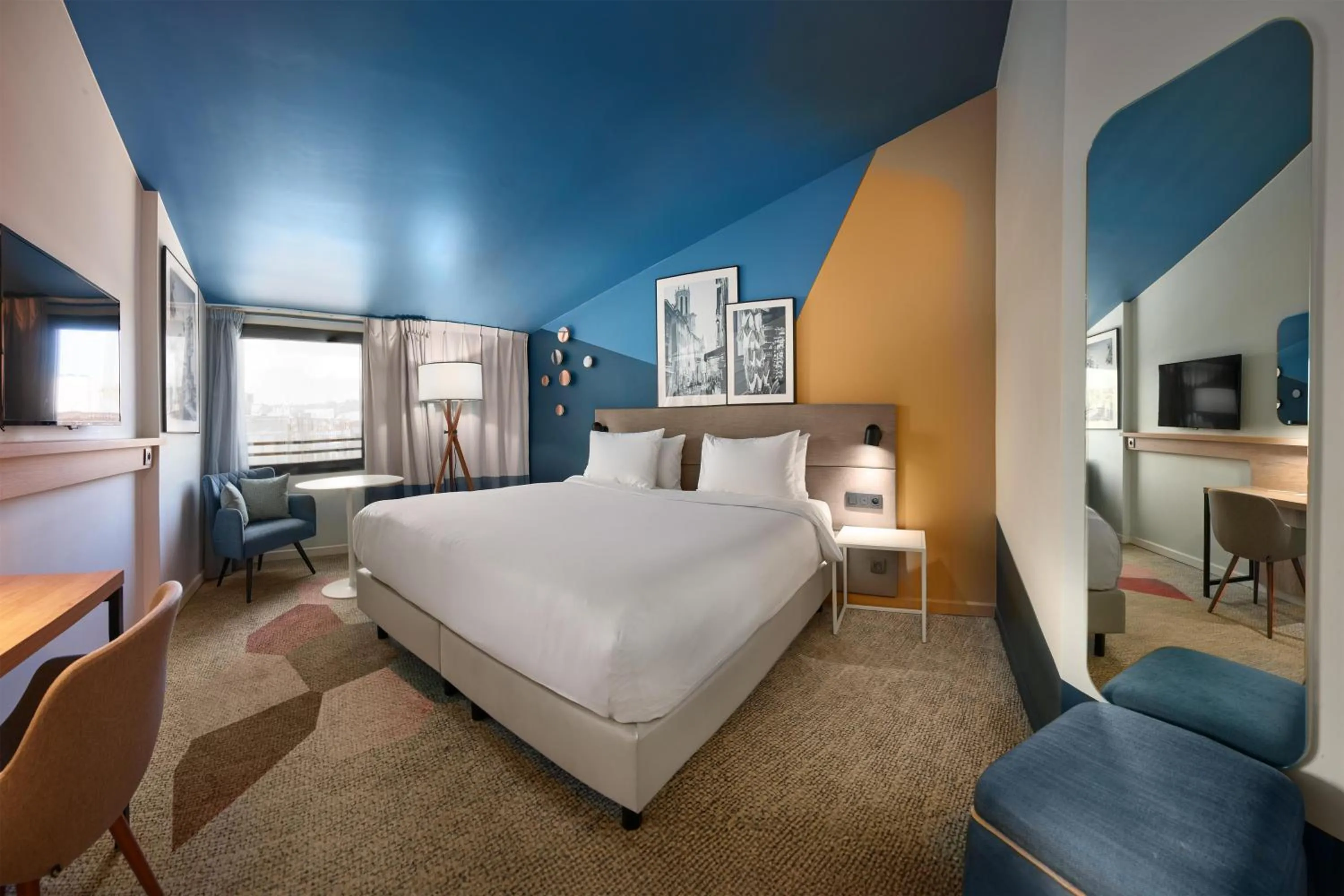 Bedroom, Bed in Radisson Hotel Aix En Provence