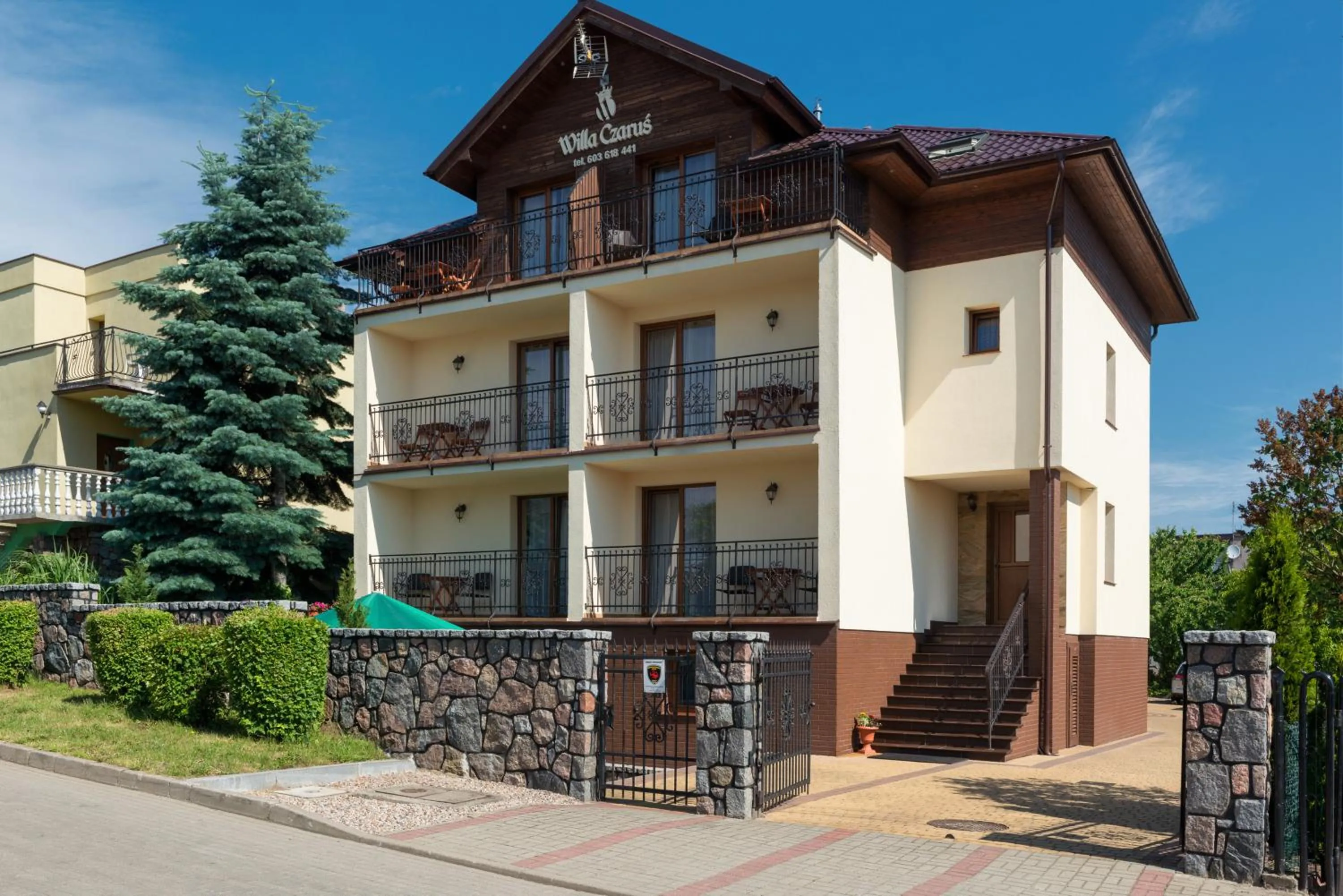 Facade/entrance in Willa Czaruś