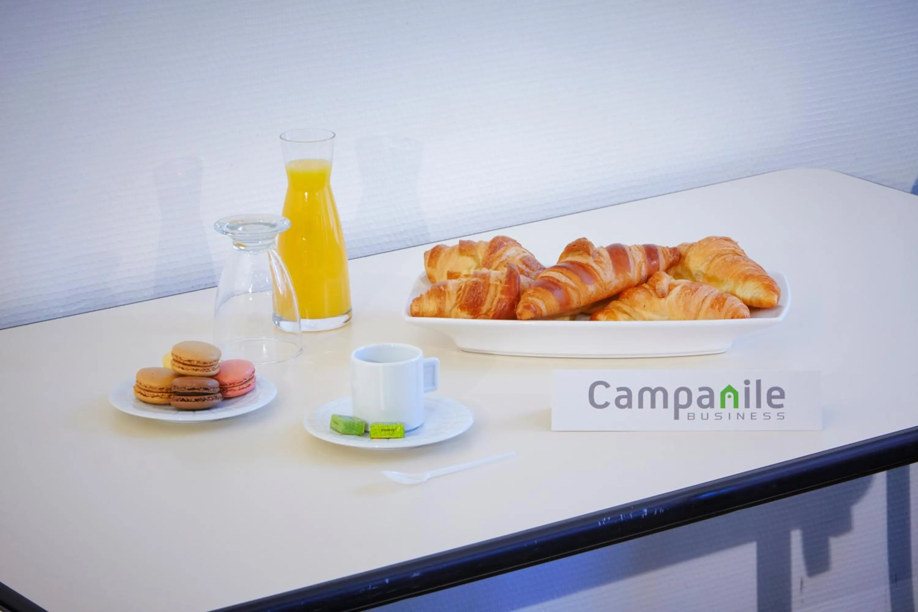 Meeting/conference room in Campanile Saint-Quentin-En-Yvelines