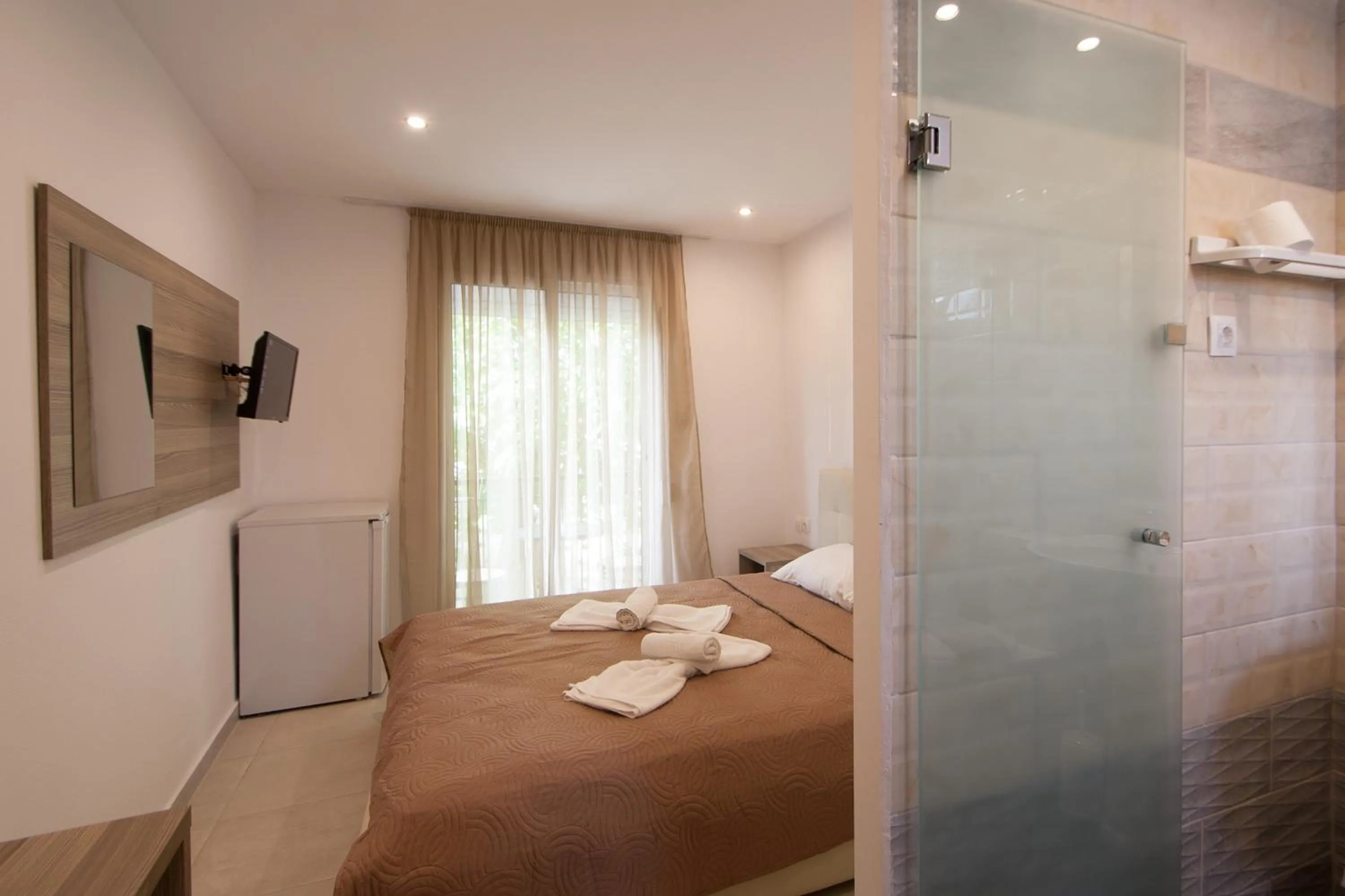 Bed in AVOCADO Skiathos