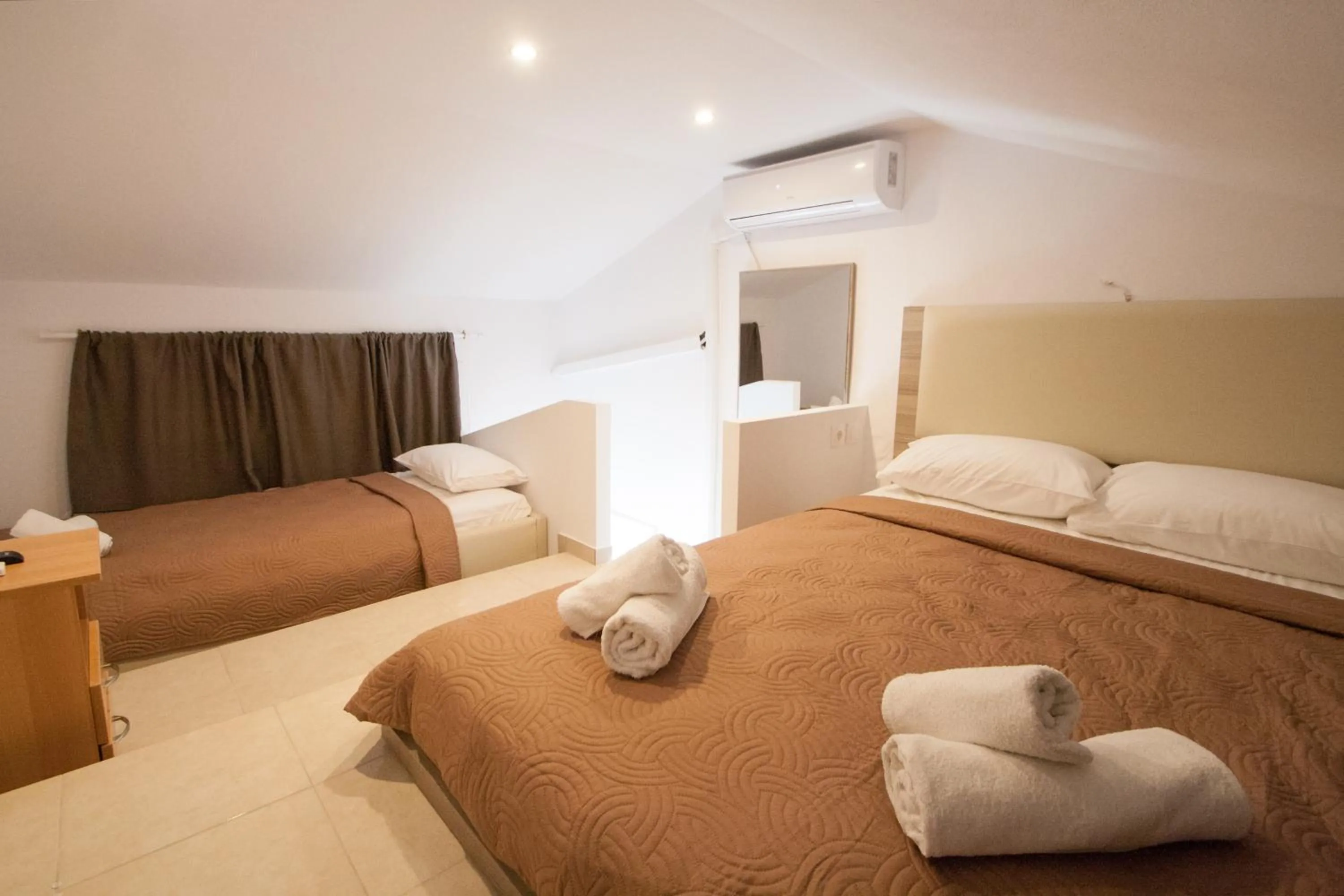 Bed in AVOCADO Skiathos