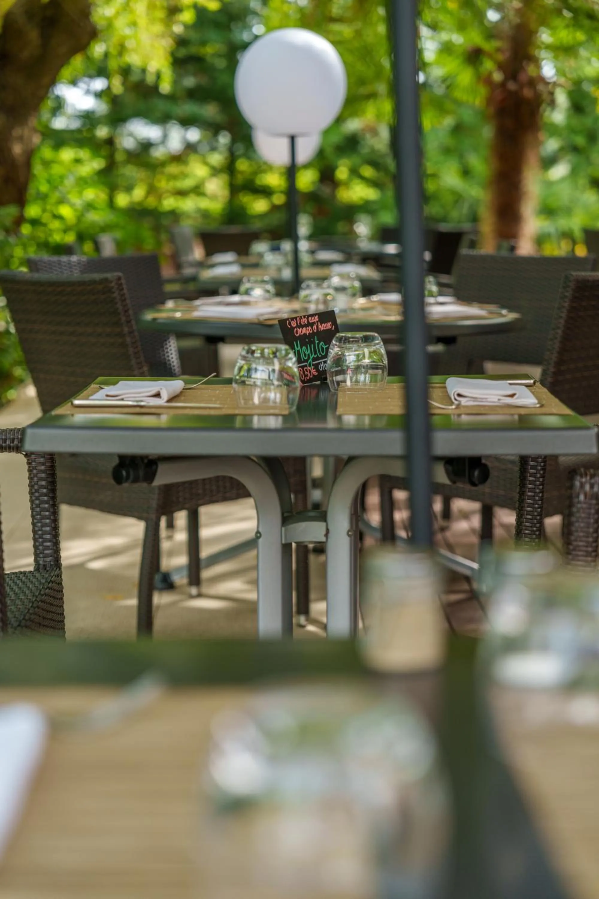 Patio in Kyriad Nantes Sud - Bouaye Aéroport