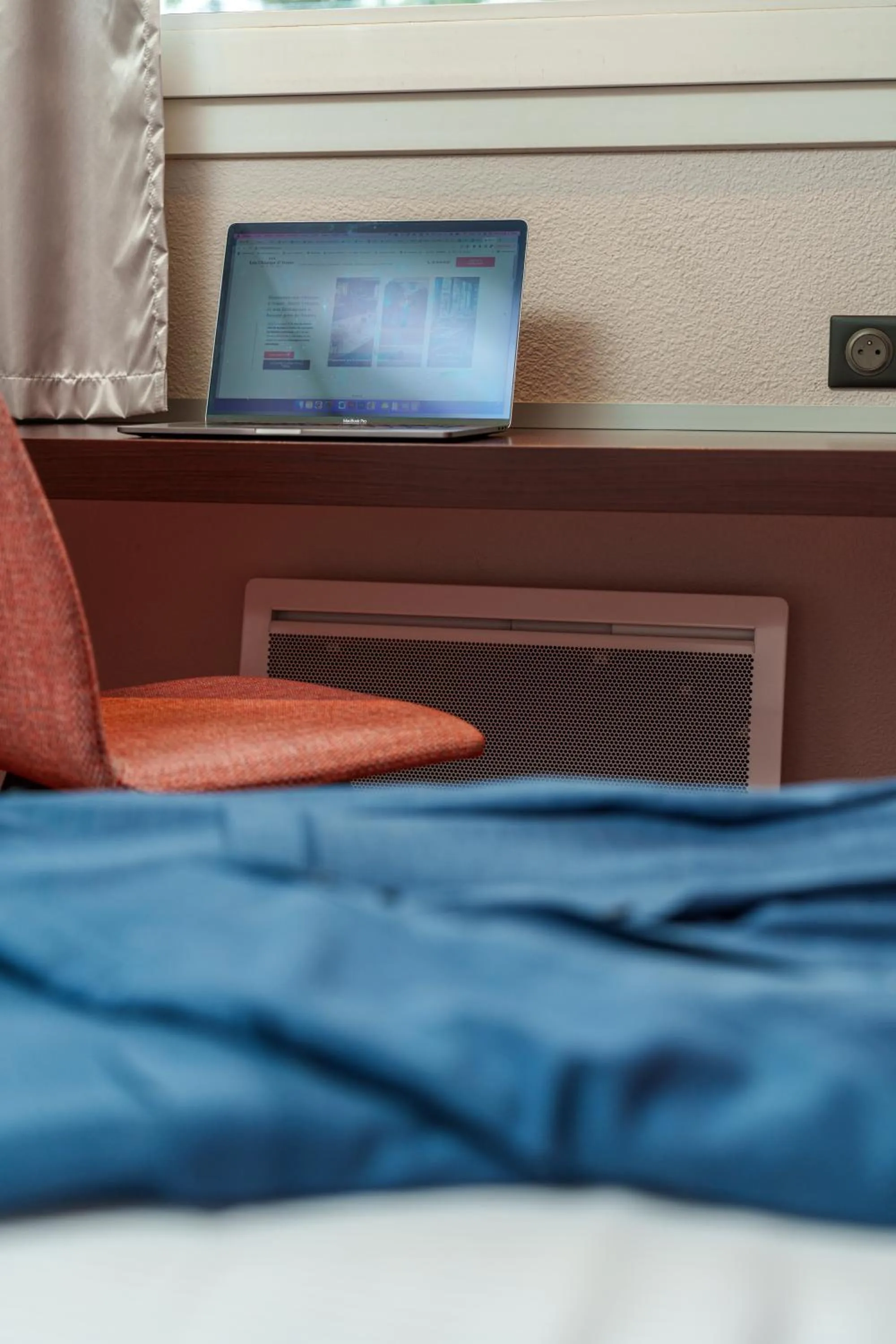 TV and multimedia, Bed in Kyriad Nantes Sud - Bouaye Aéroport