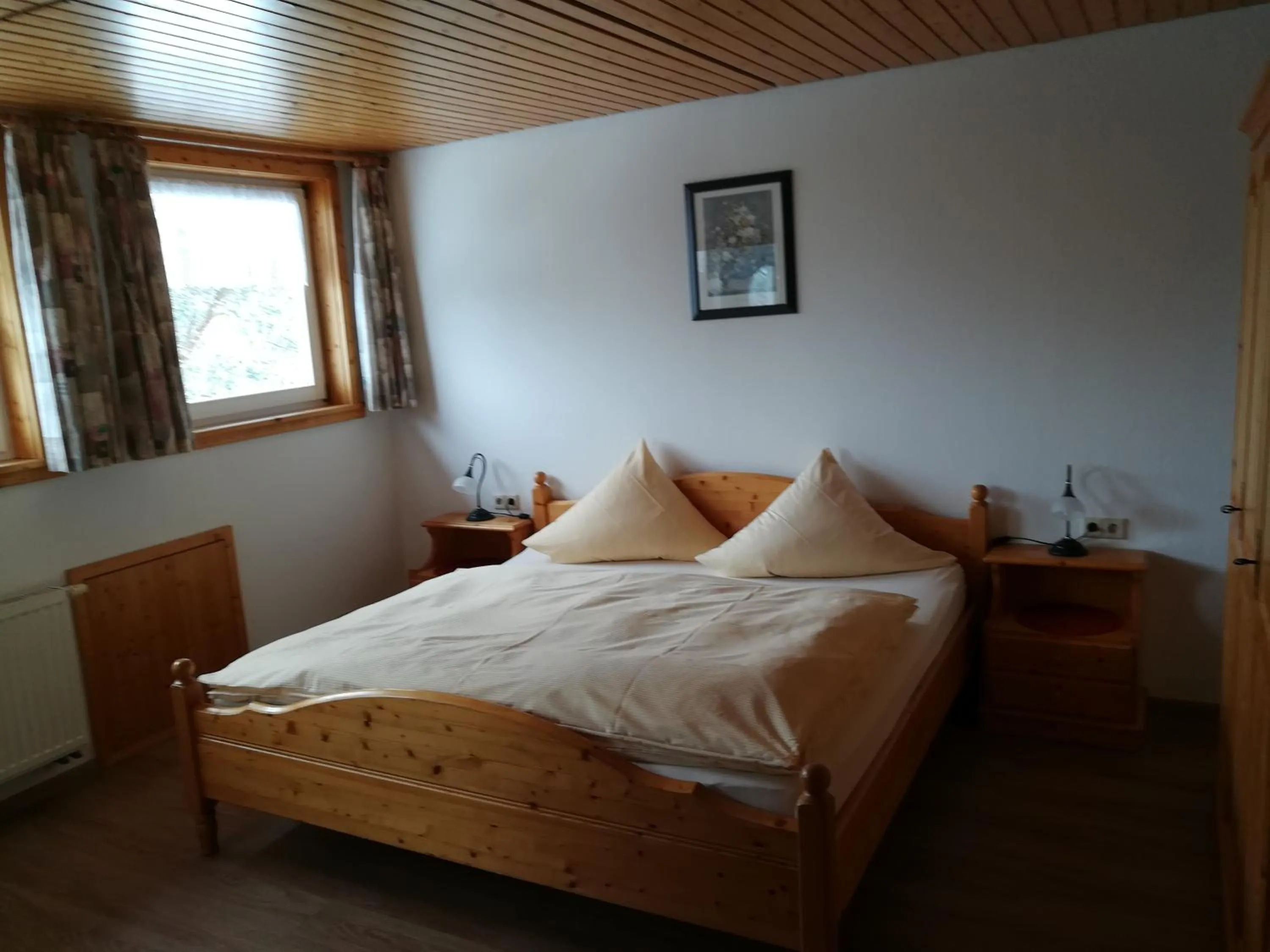 Photo of the whole room, Bed in Schwarzwaldgasthaus Salenhof