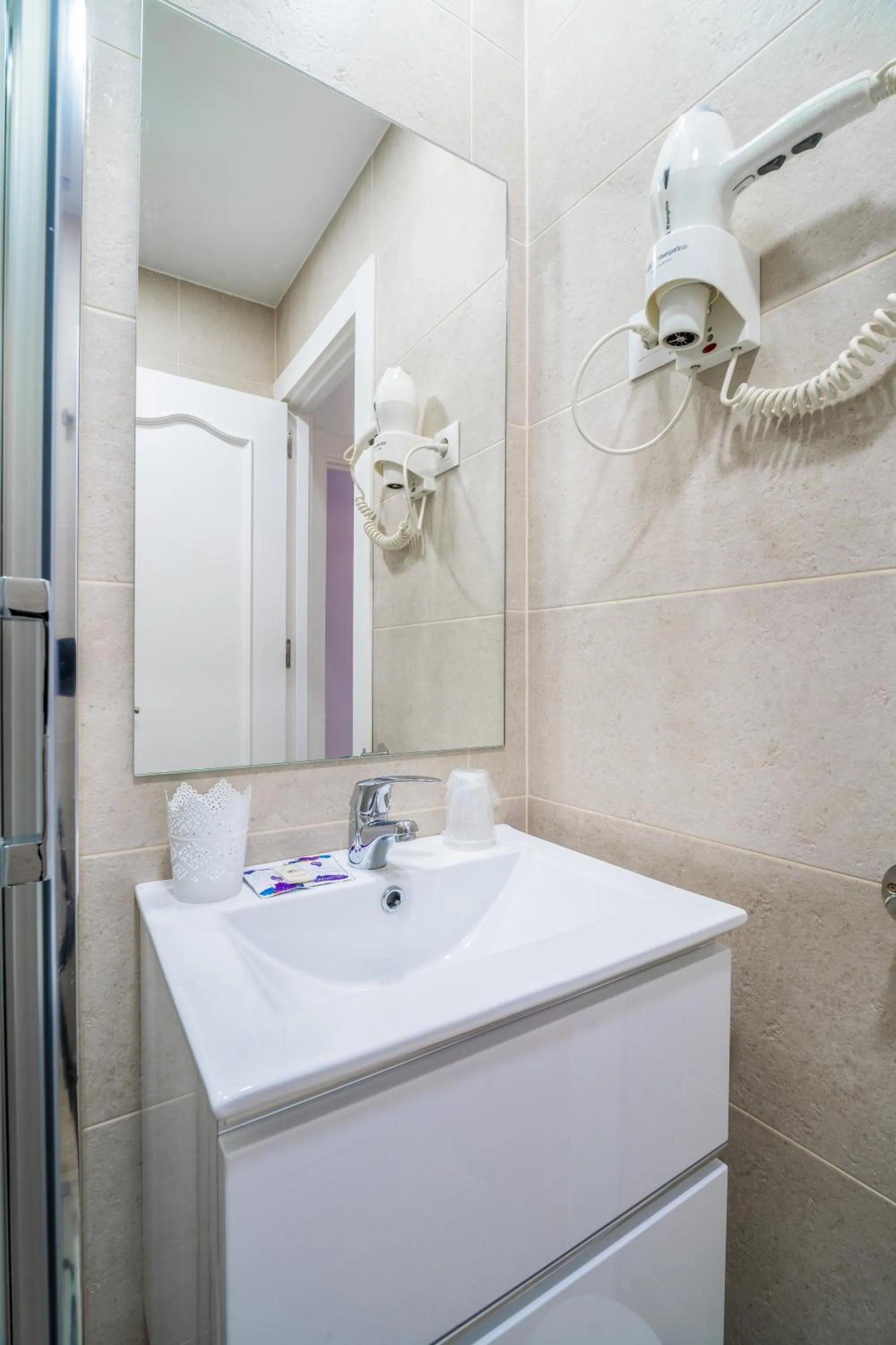 Bathroom in Urban Rooms B&R