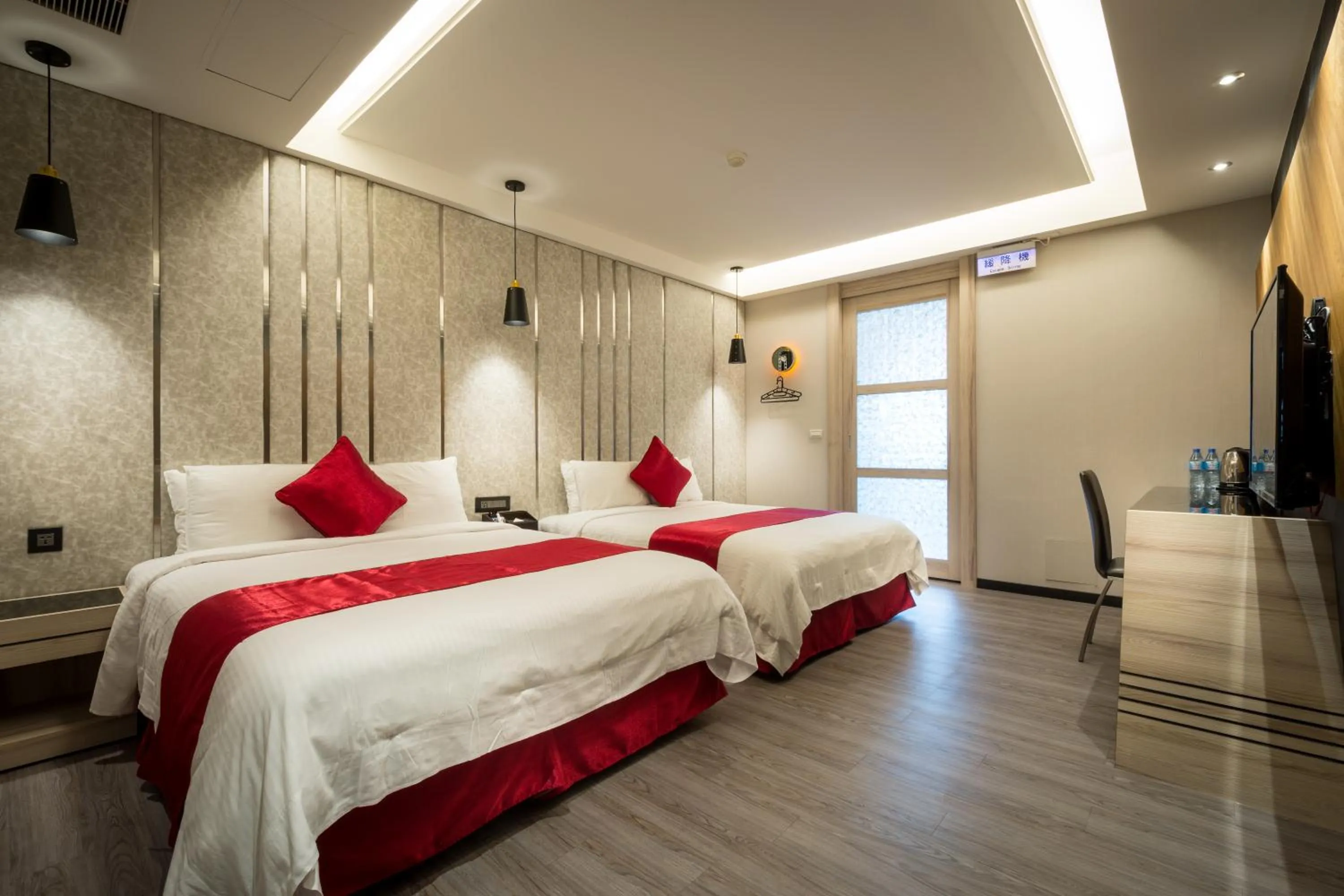 Bed in Jin Spa Resort Hotel