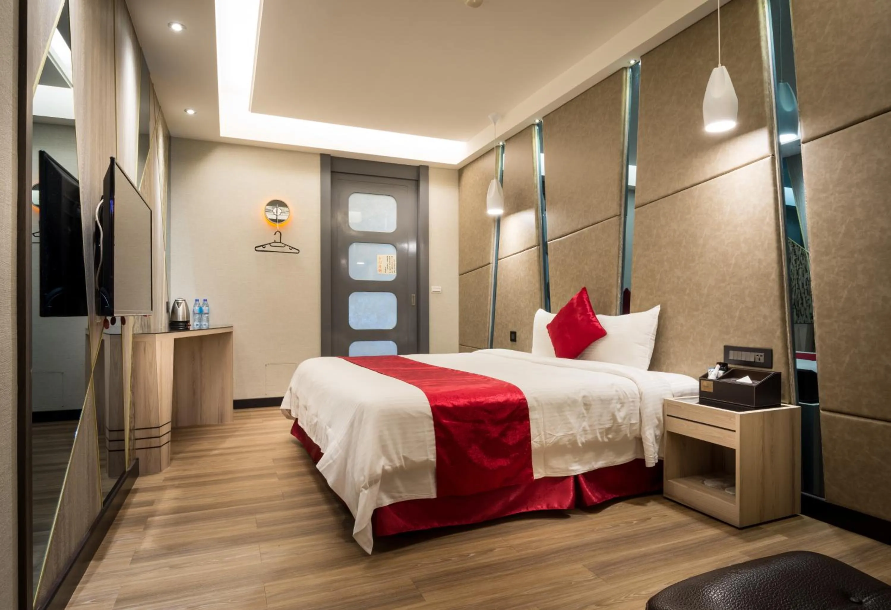 Bed in Jin Spa Resort Hotel