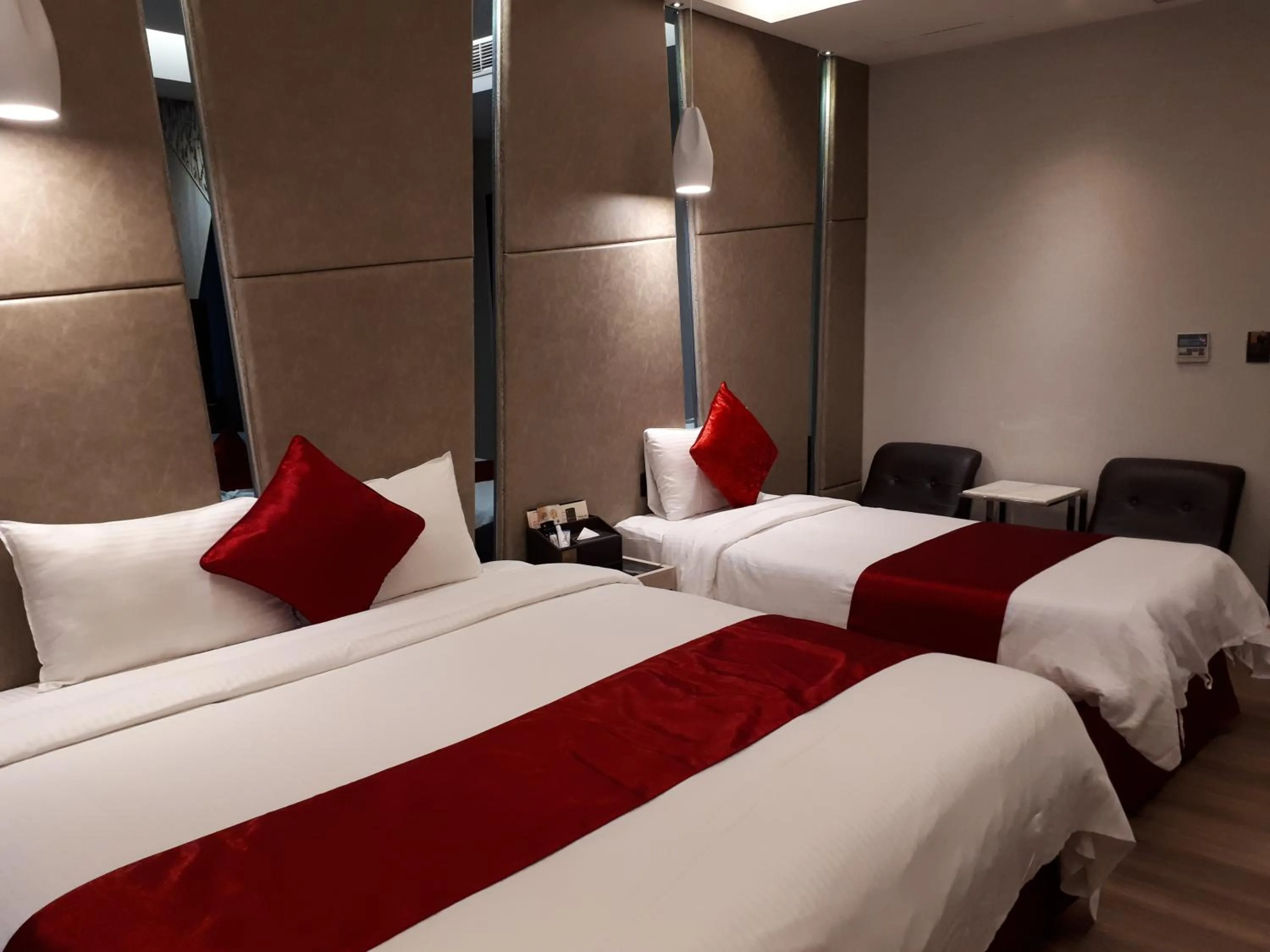 Bed in Jin Spa Resort Hotel