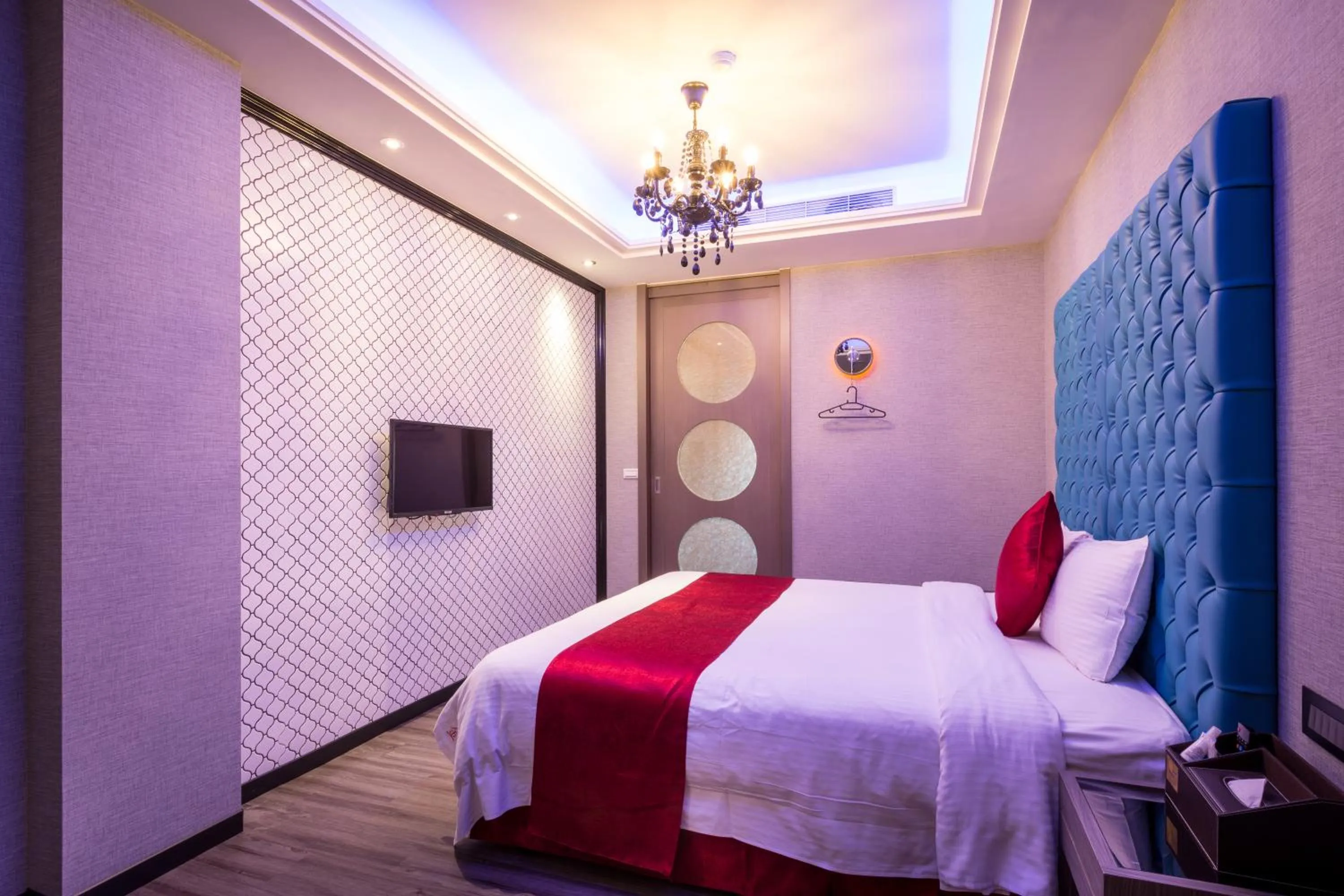 Bed in Jin Spa Resort Hotel