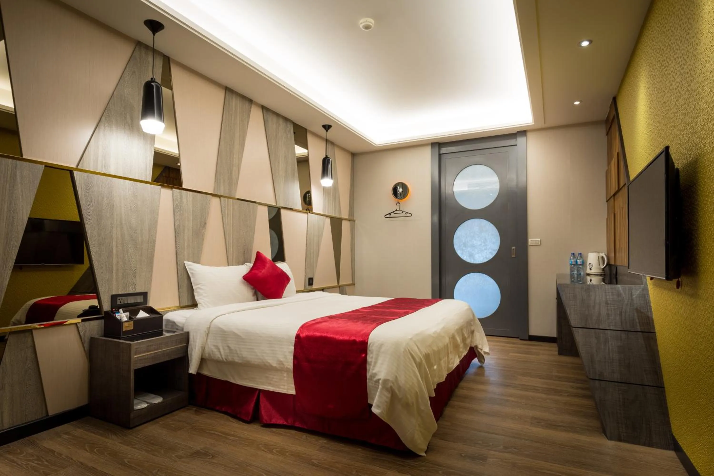 Bed in Jin Spa Resort Hotel