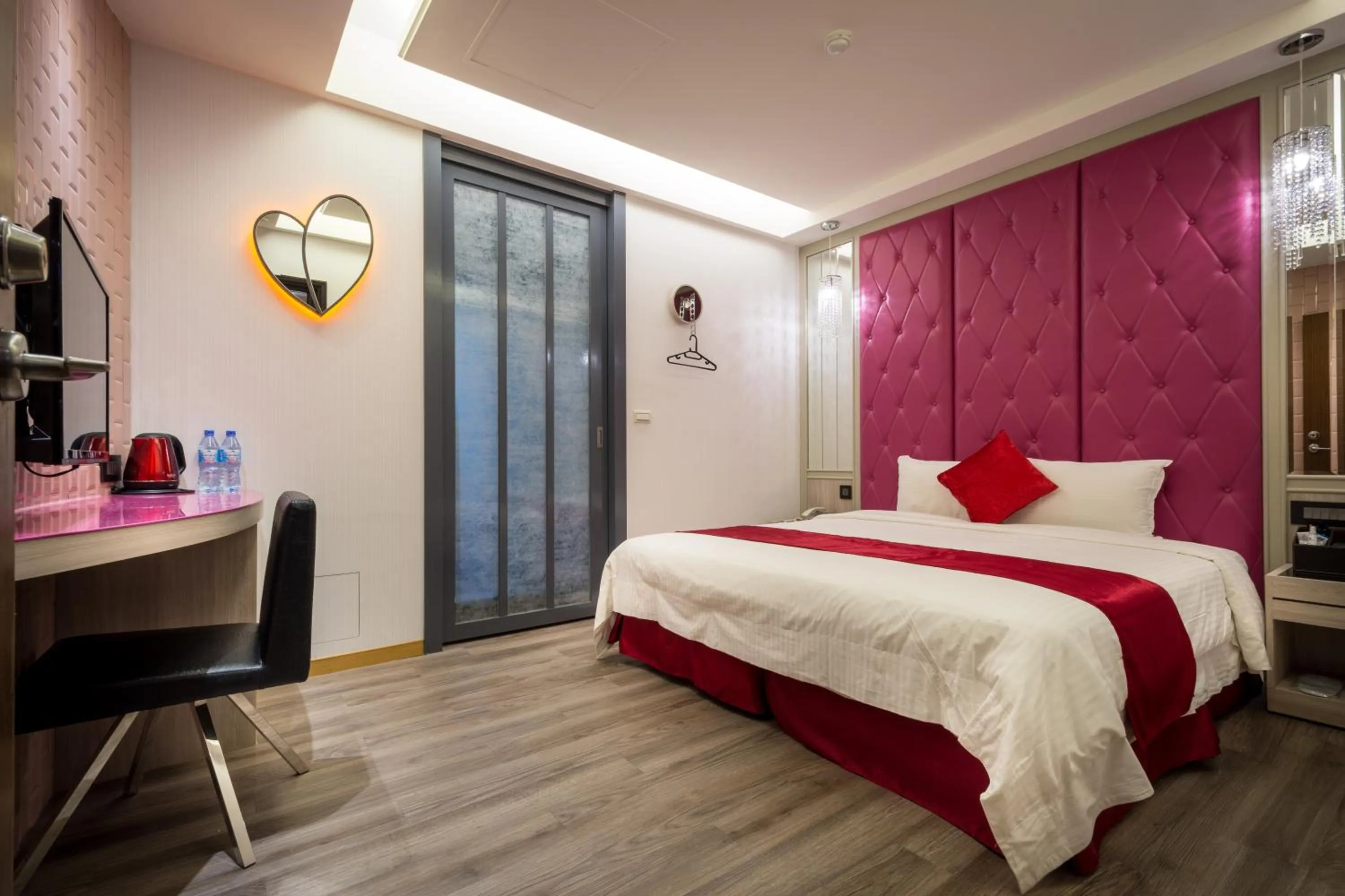 Bed in Jin Spa Resort Hotel