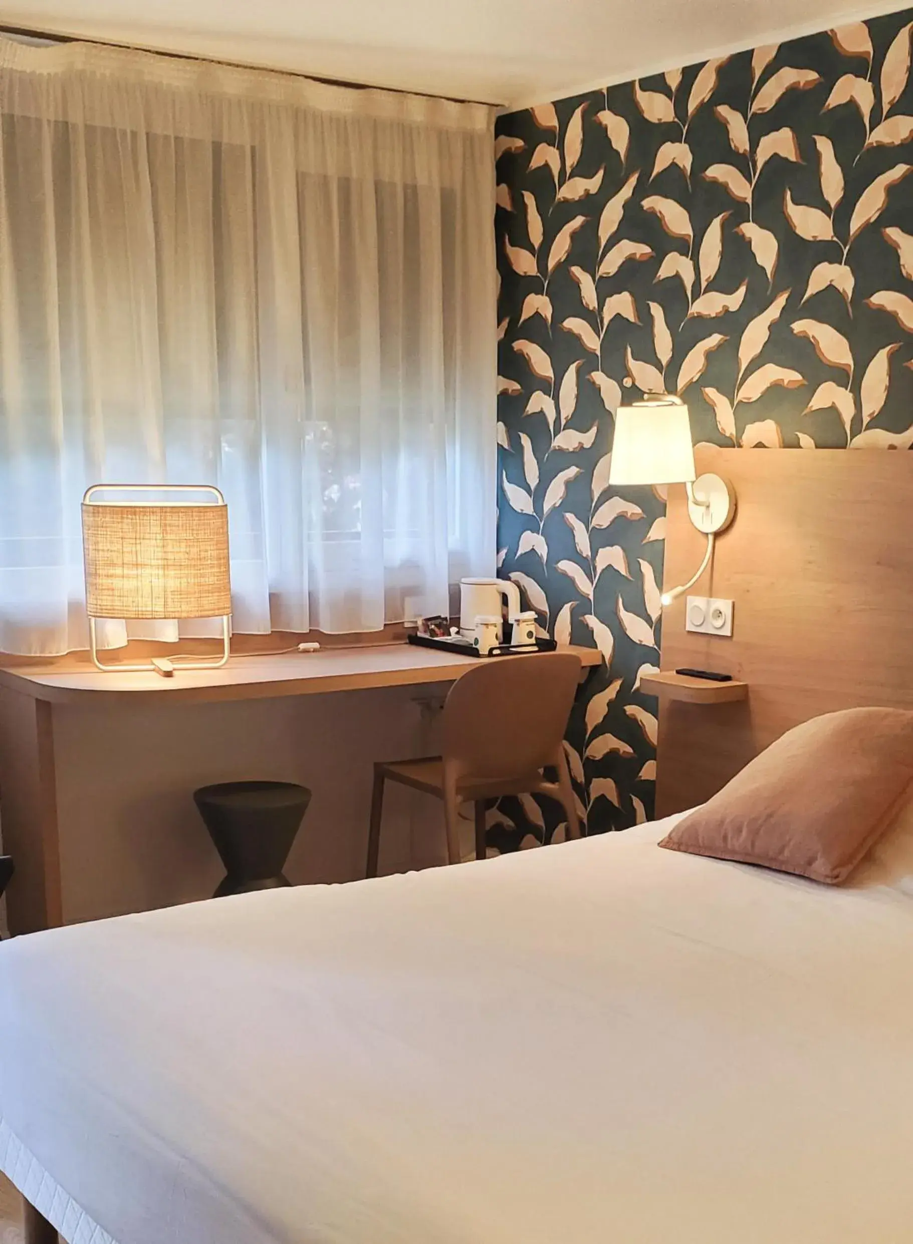 Twin Room in KYRIAD HONFLEUR - La Riviere Saint Sauveur Twin Room in KYRIAD HONFLEUR - La Riviere Saint Sauveur