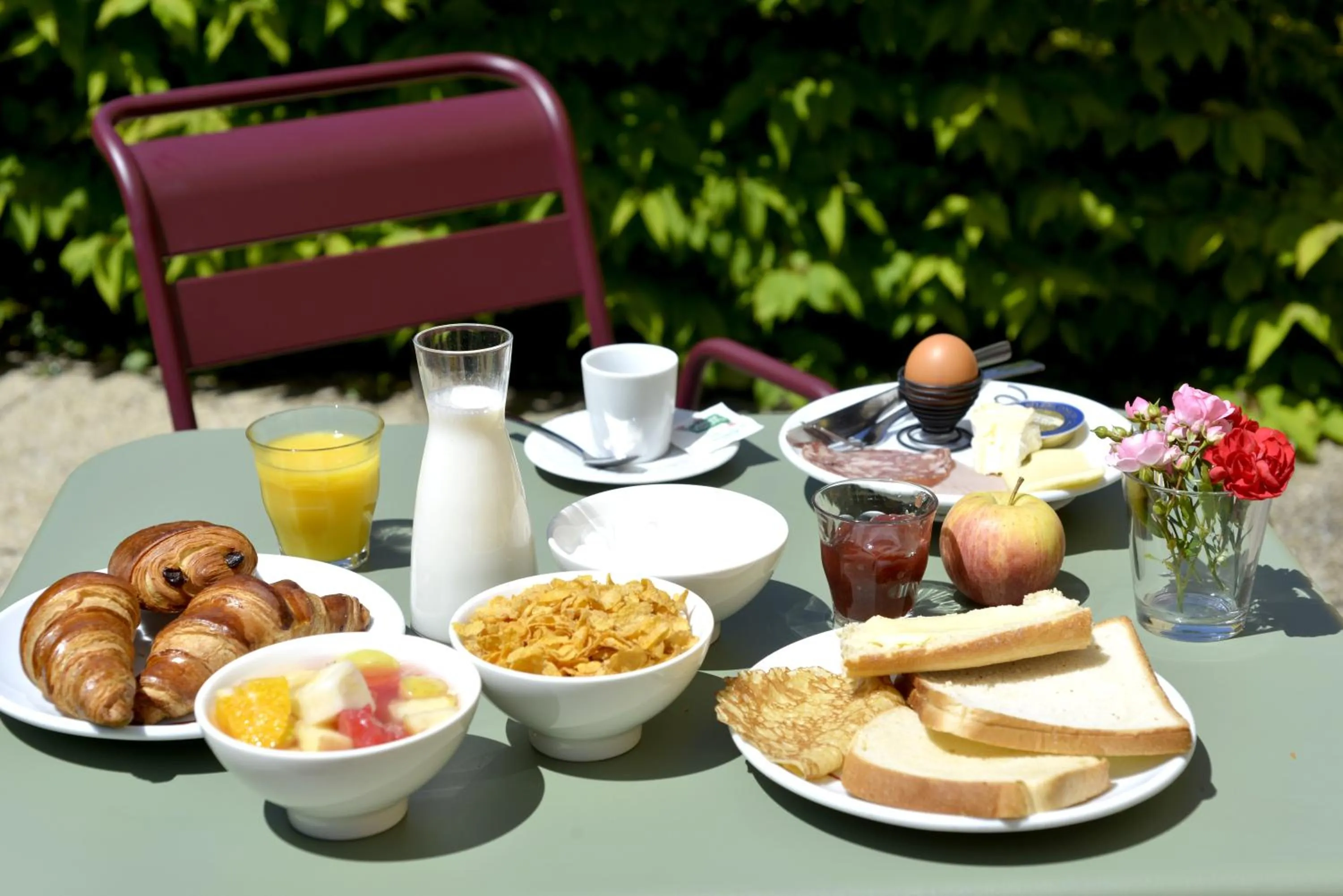 Breakfast in KYRIAD HONFLEUR - La Riviere Saint Sauveur