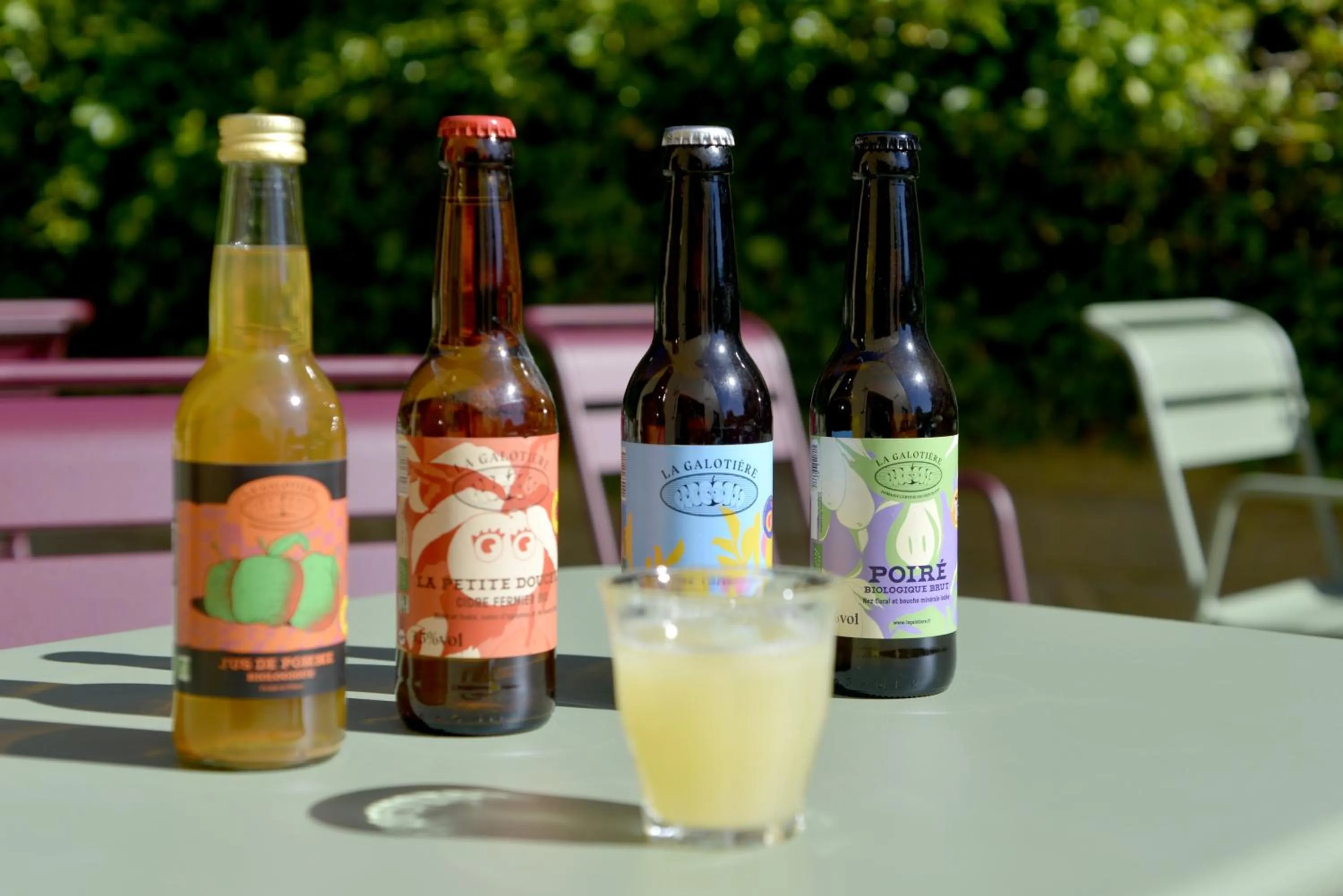 Lounge or bar in KYRIAD HONFLEUR - La Riviere Saint Sauveur