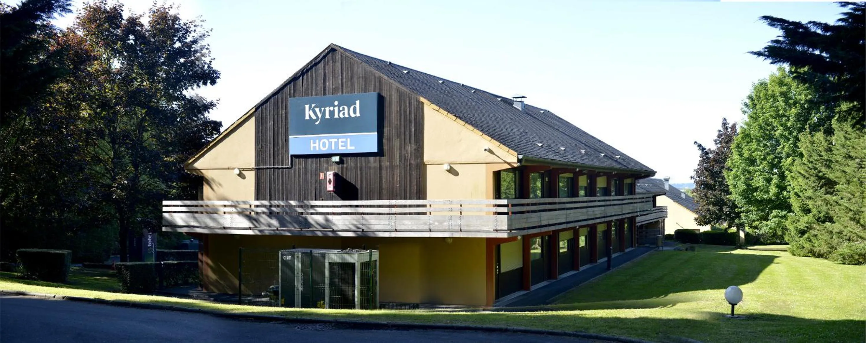 Property building in KYRIAD HONFLEUR - La Riviere Saint Sauveur