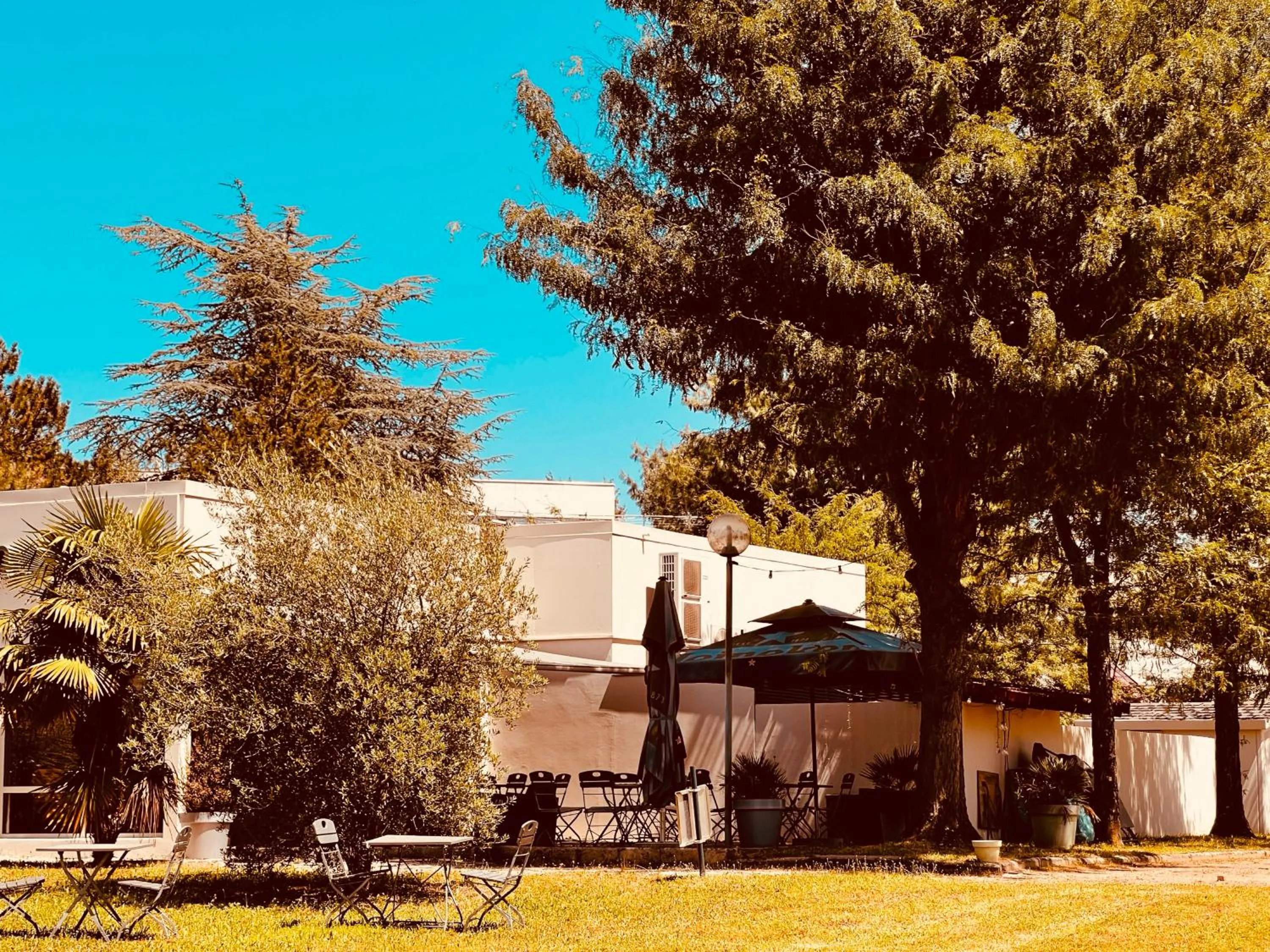 Patio in Campanile Lyon Nord - Ecully