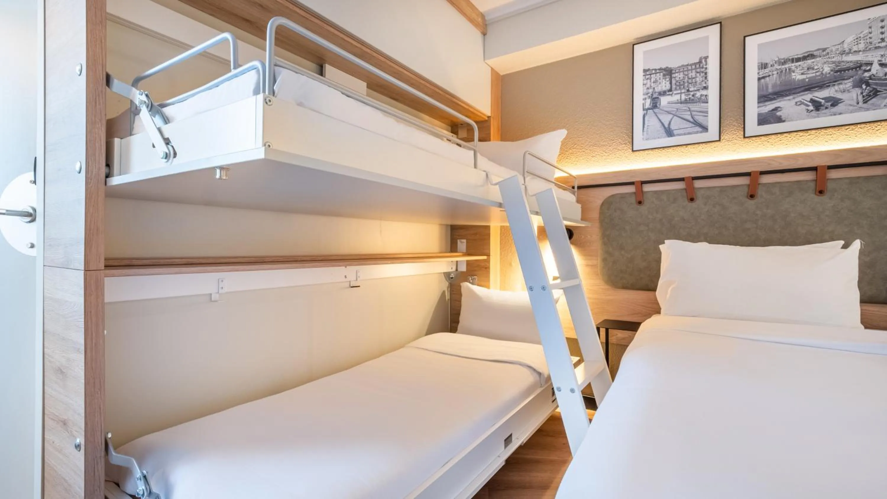 Bed in Campanile PRIME - Nice Airport