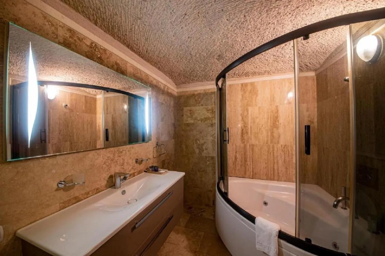 Shower in Drala Inn Cappadocia