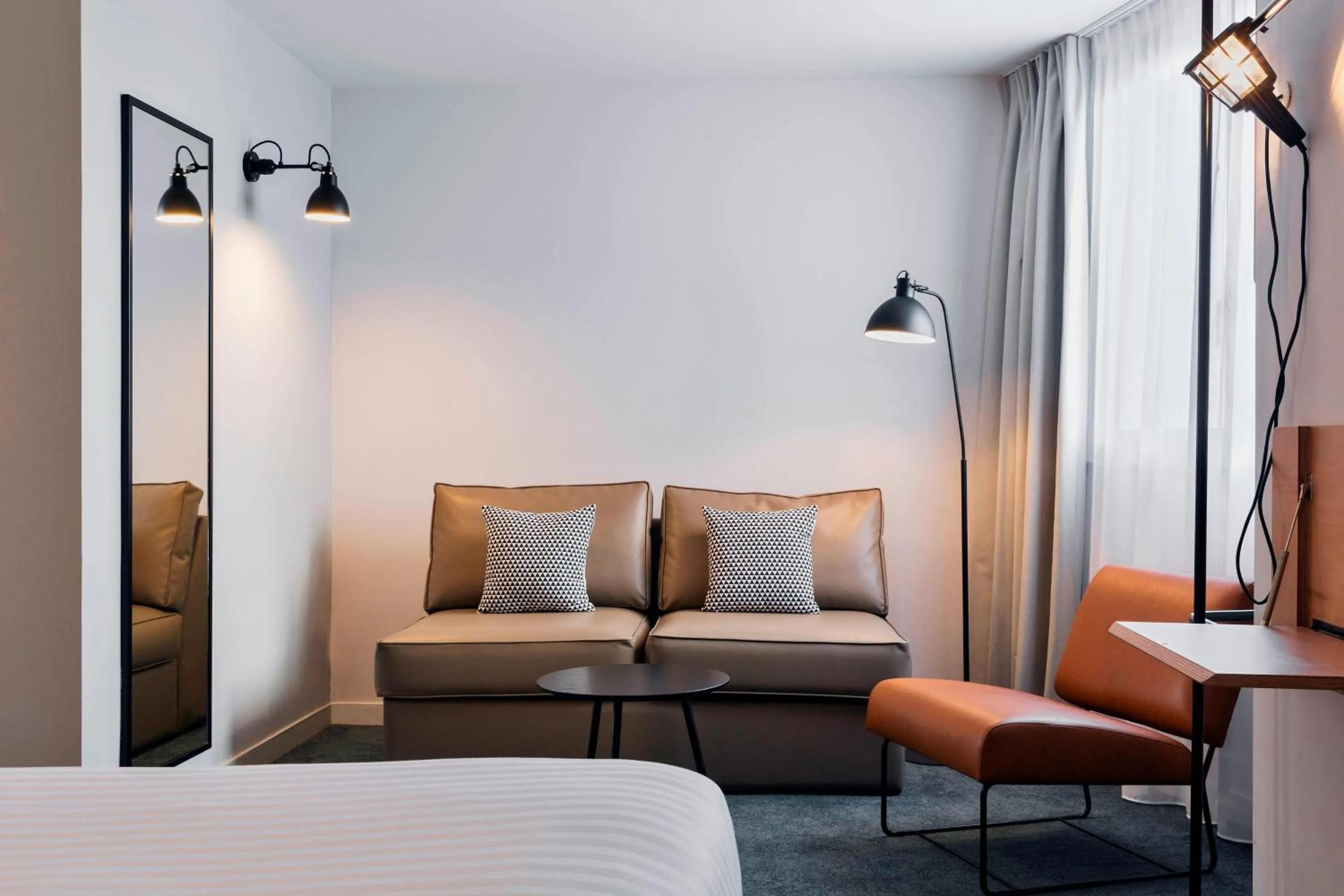 Photo of the whole room, Bed in Moxy Paris Bastille