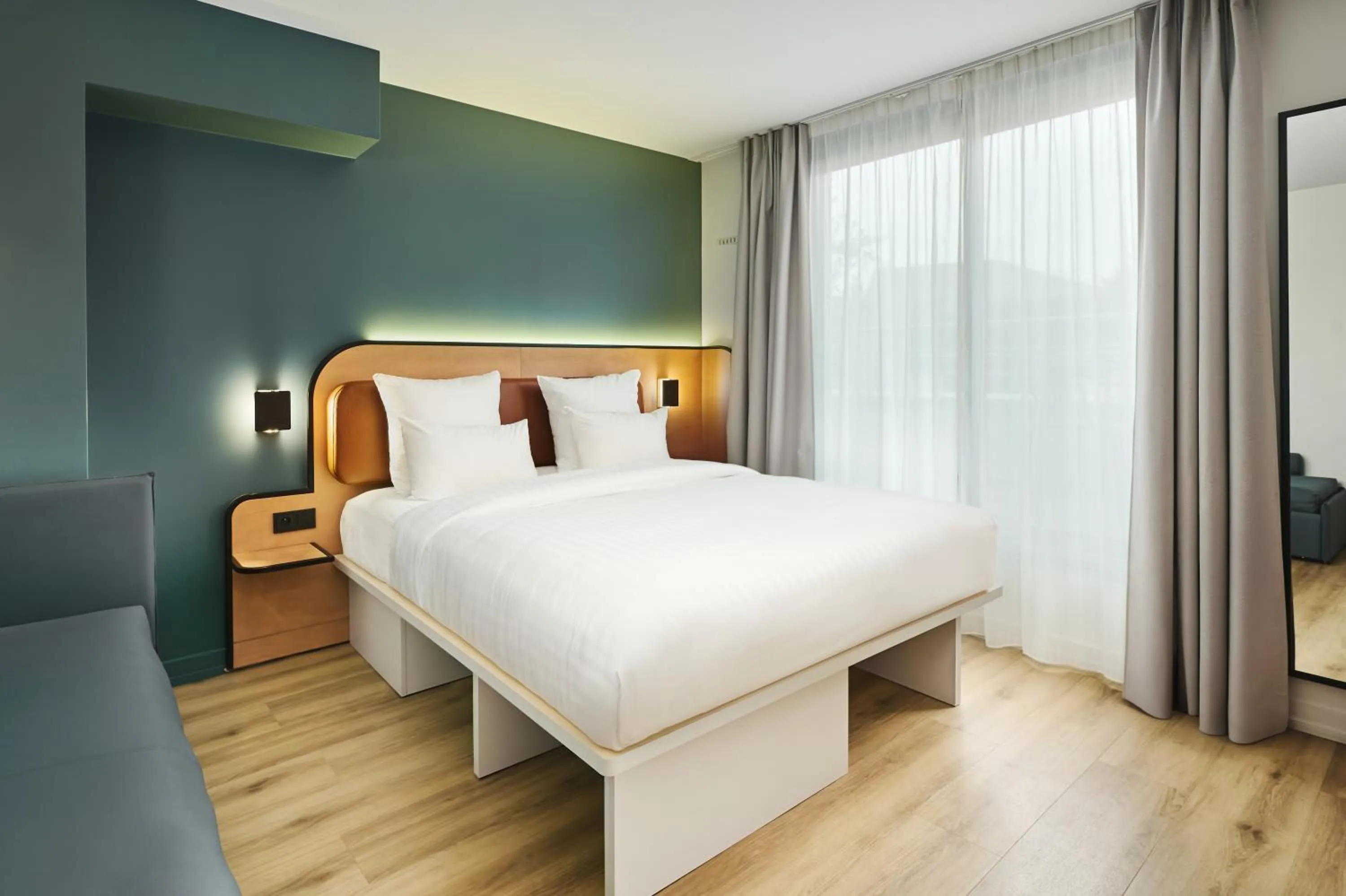 Bedroom, Bed in Moxy Paris Bastille