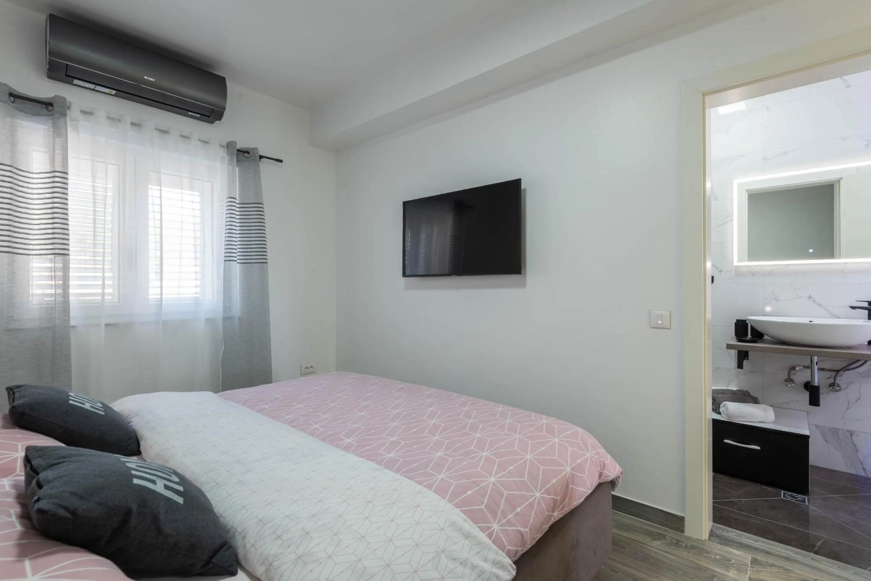 Bedroom, Bed in Villa Marina